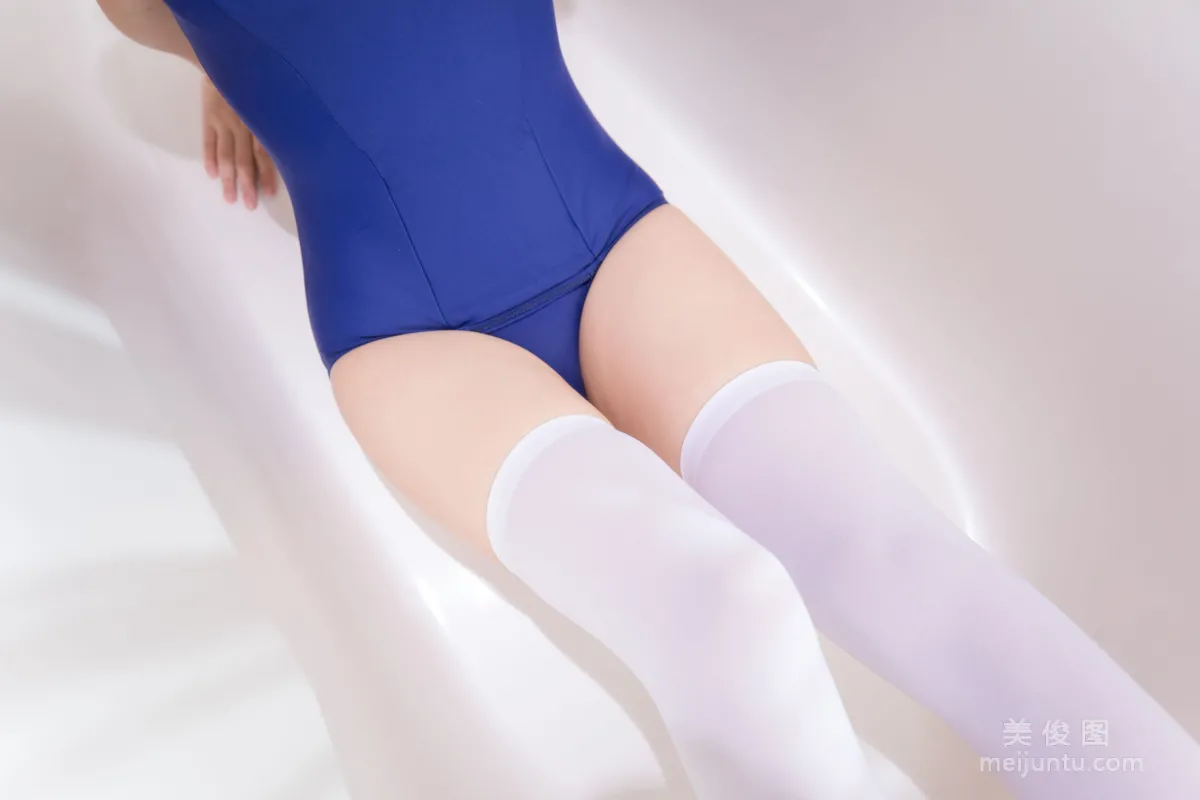 蘿莉Coser神楽坂真冬 《水の形》 寫真集 22
