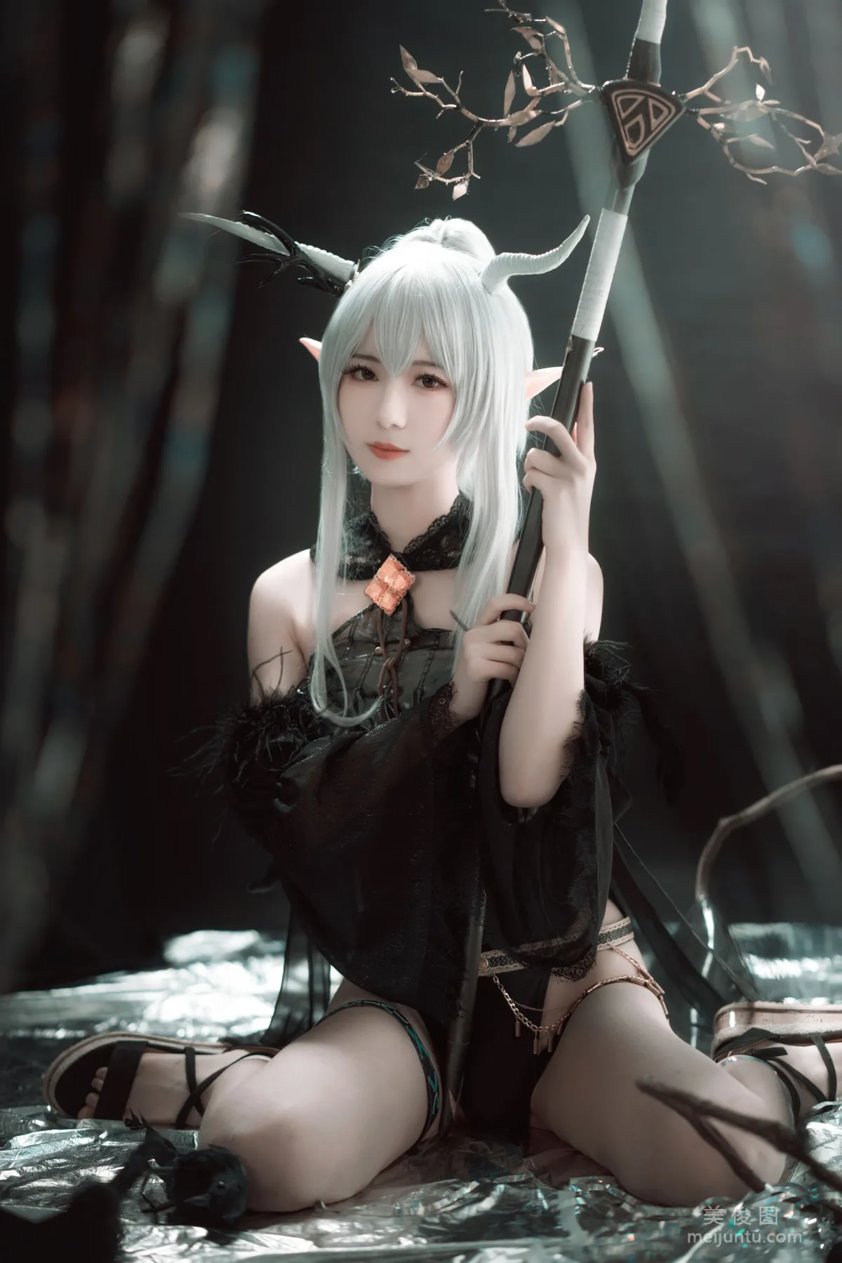 弥音音ww 《明日方舟 闪灵》 写真集7