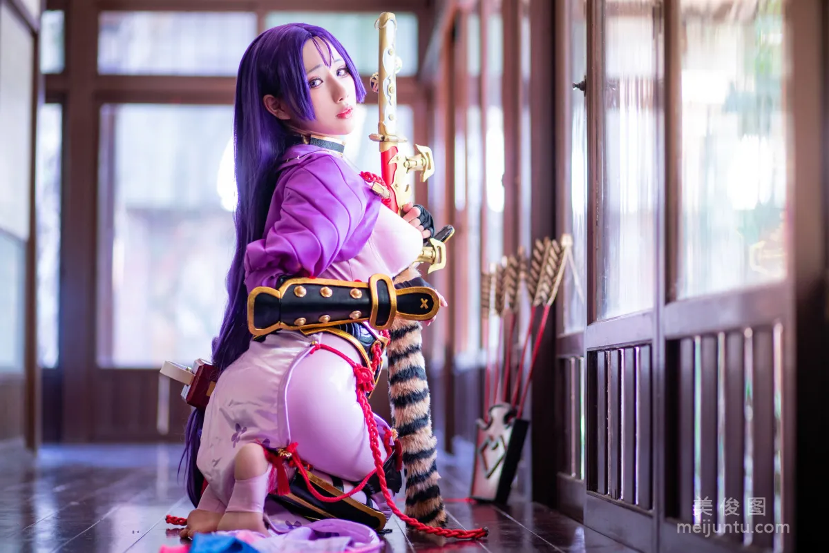 [網紅Coser] 雨波_HaneAme 《源賴光》 寫真集 9