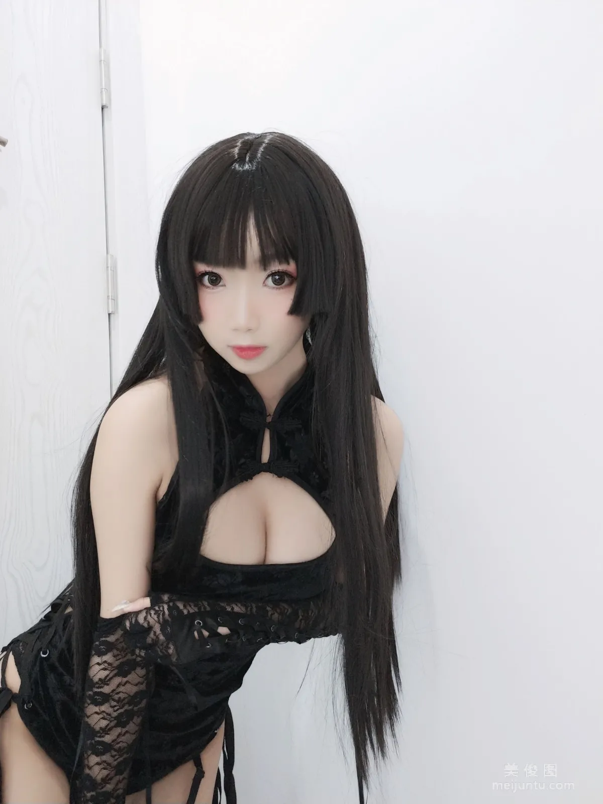 美少女鬼畜瑤 《黑色旗袍》 寫真集 46