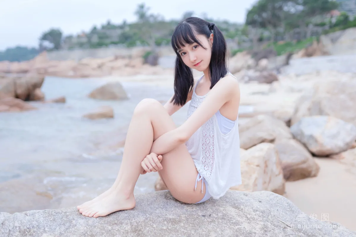 [美女Coser] 木綿綿OwO 《海邊白色比基尼》 寫真集 21