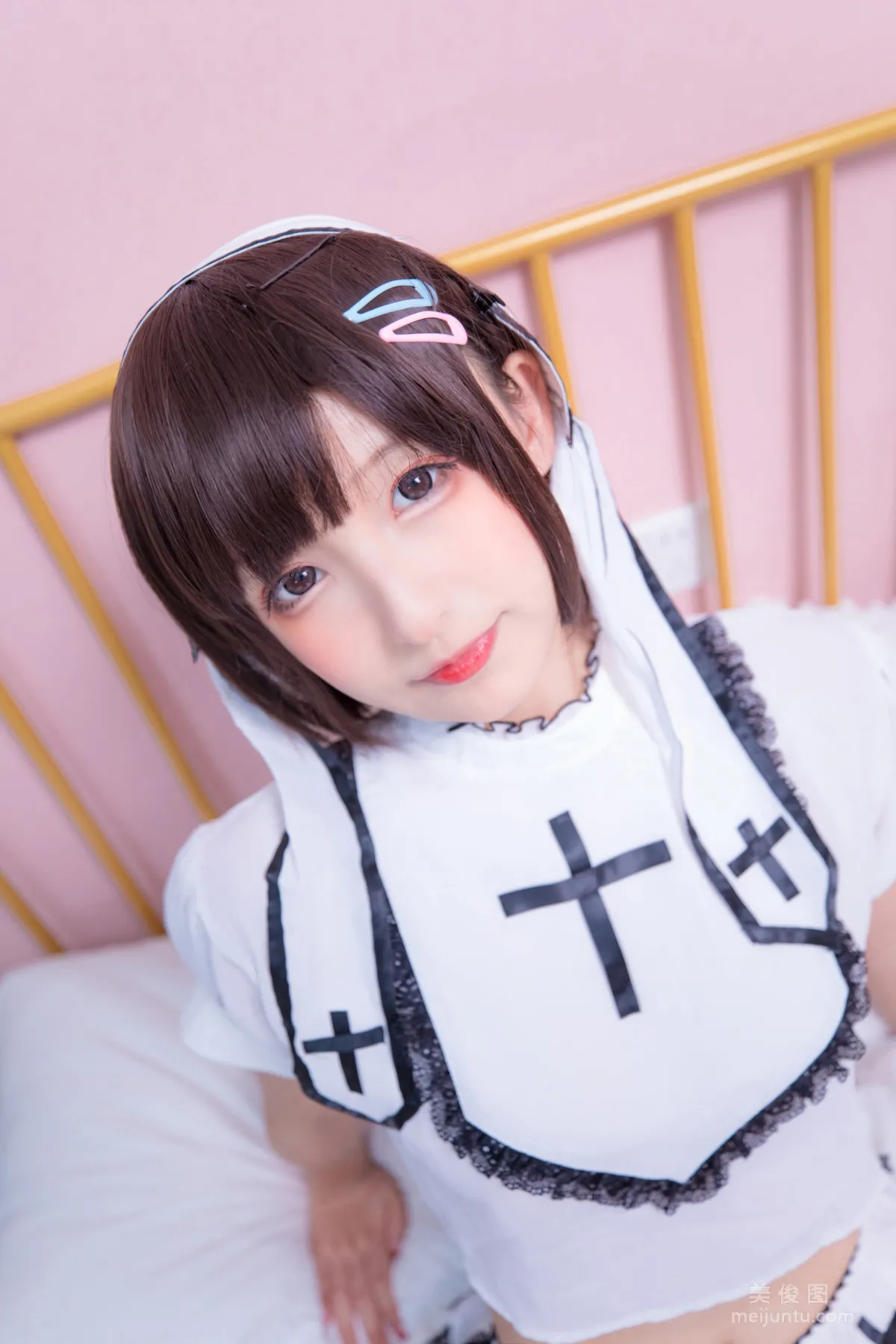 神楽坂真冬 《百合(ラブレター)》 写真集124