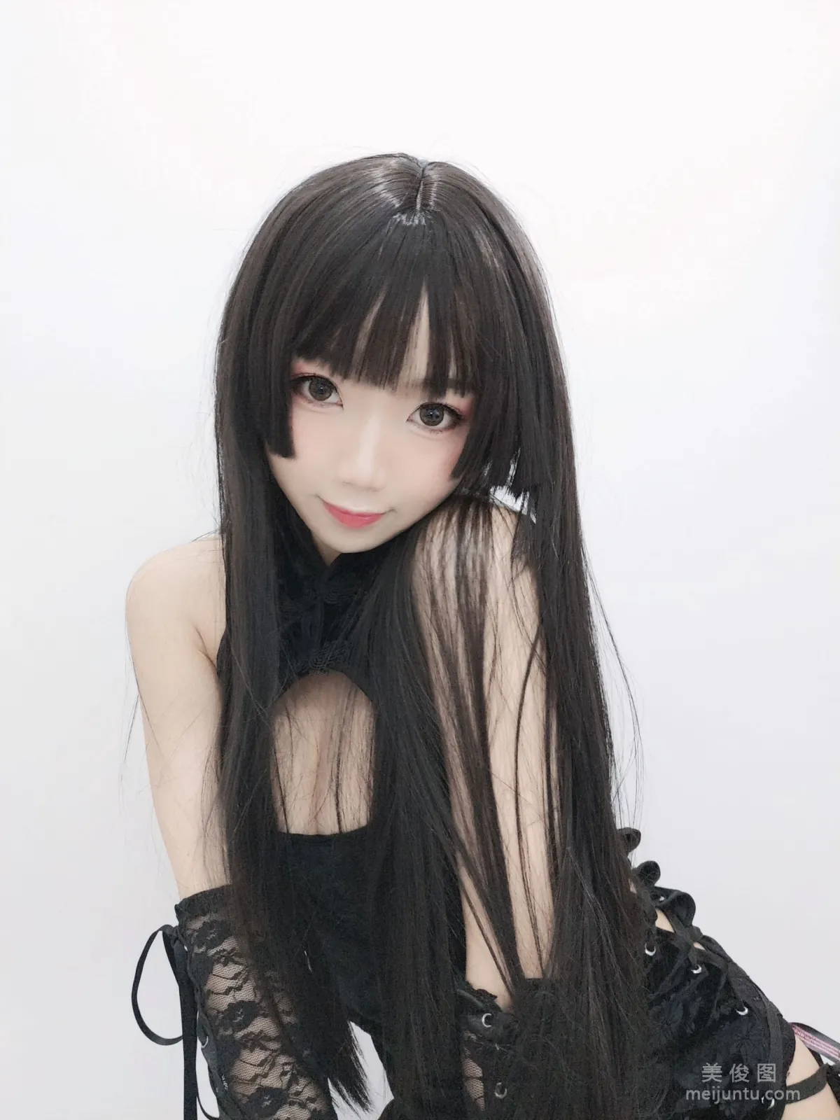 美少女鬼畜瑤 《黑色旗袍》 寫真集 55