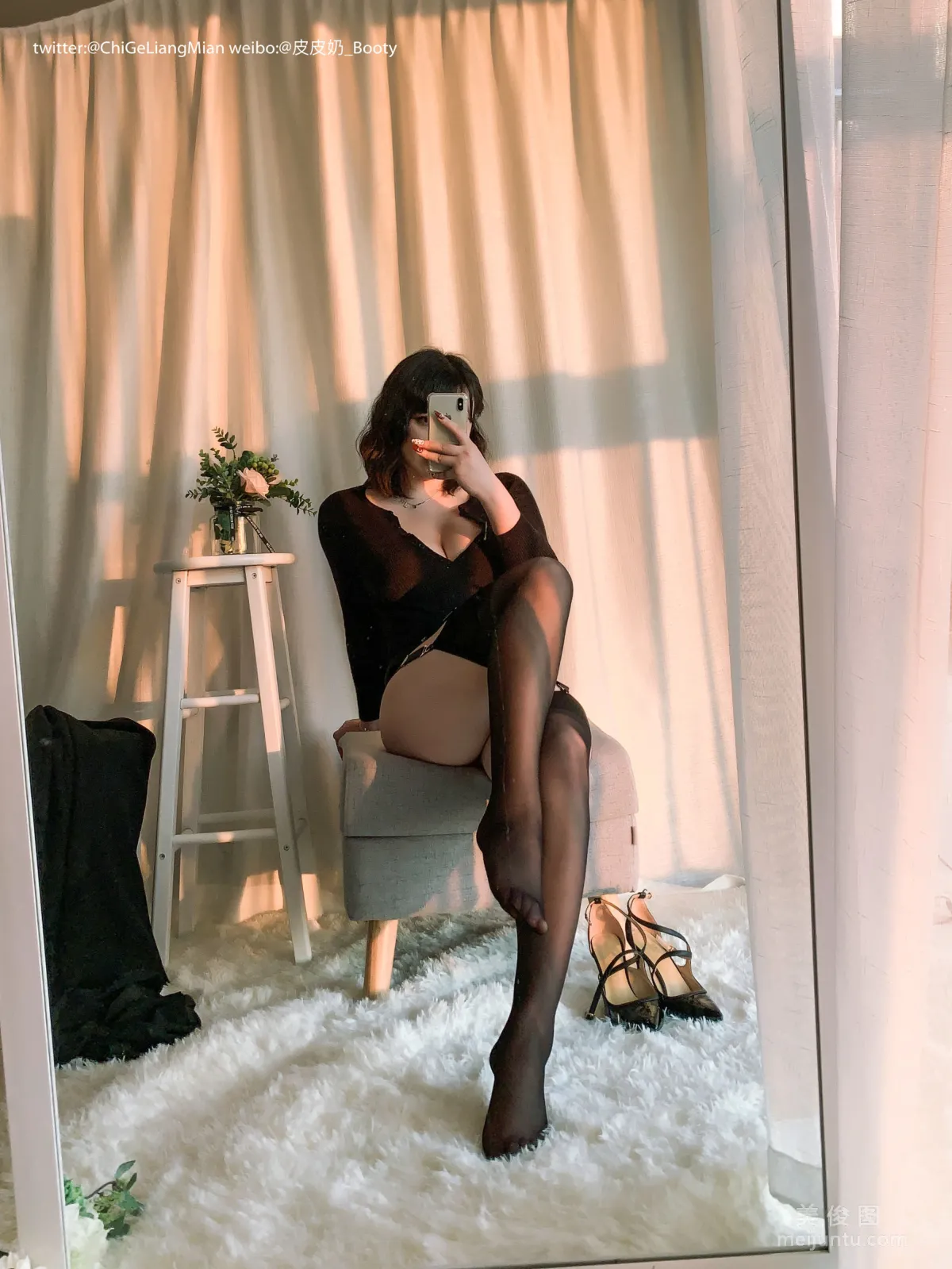 [美女Coser] 皮皮奶可可愛了啦 《黑色OL》 寫真集 111