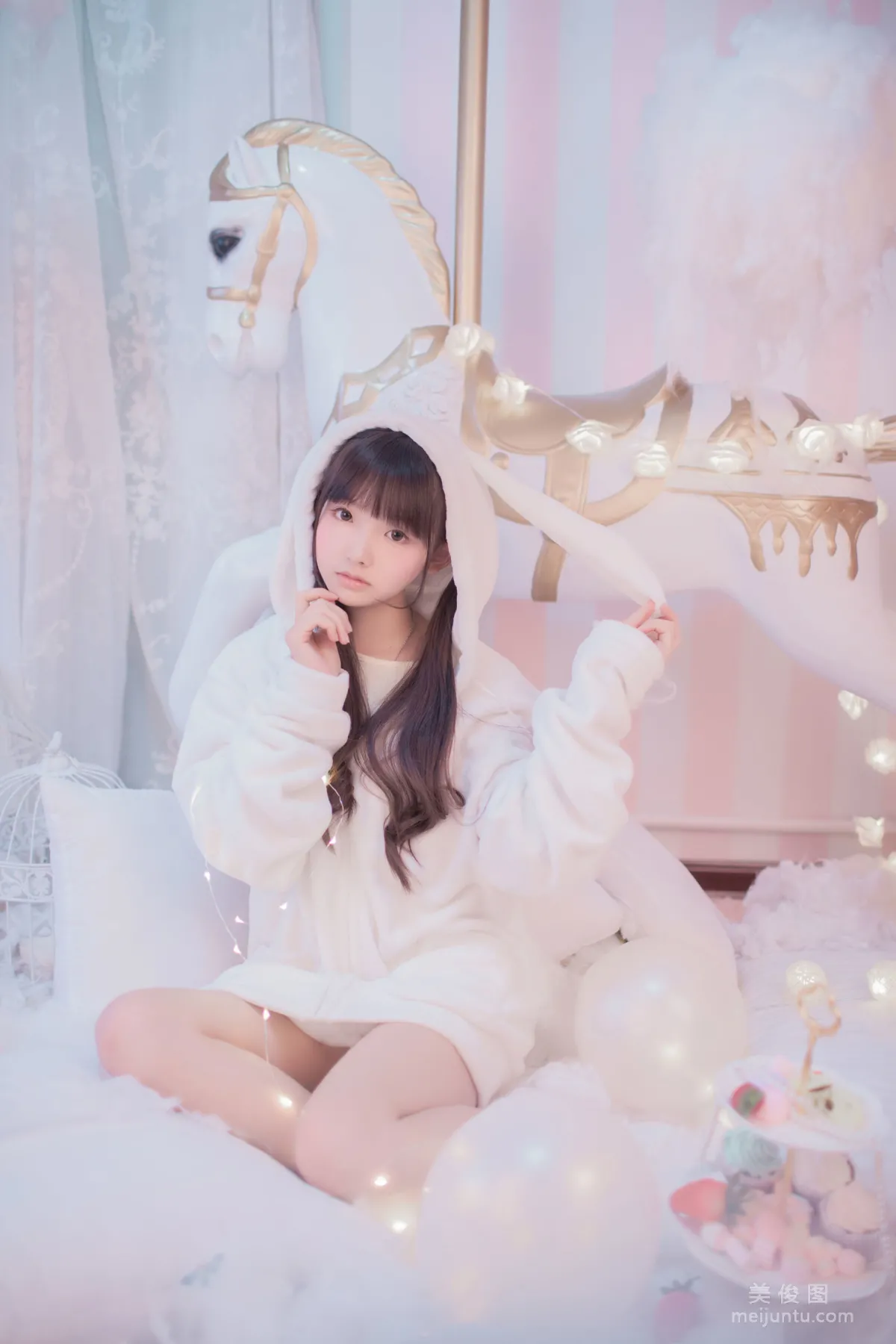 -櫻群-《玻璃罩下的旋轉木馬》 寫真集 11