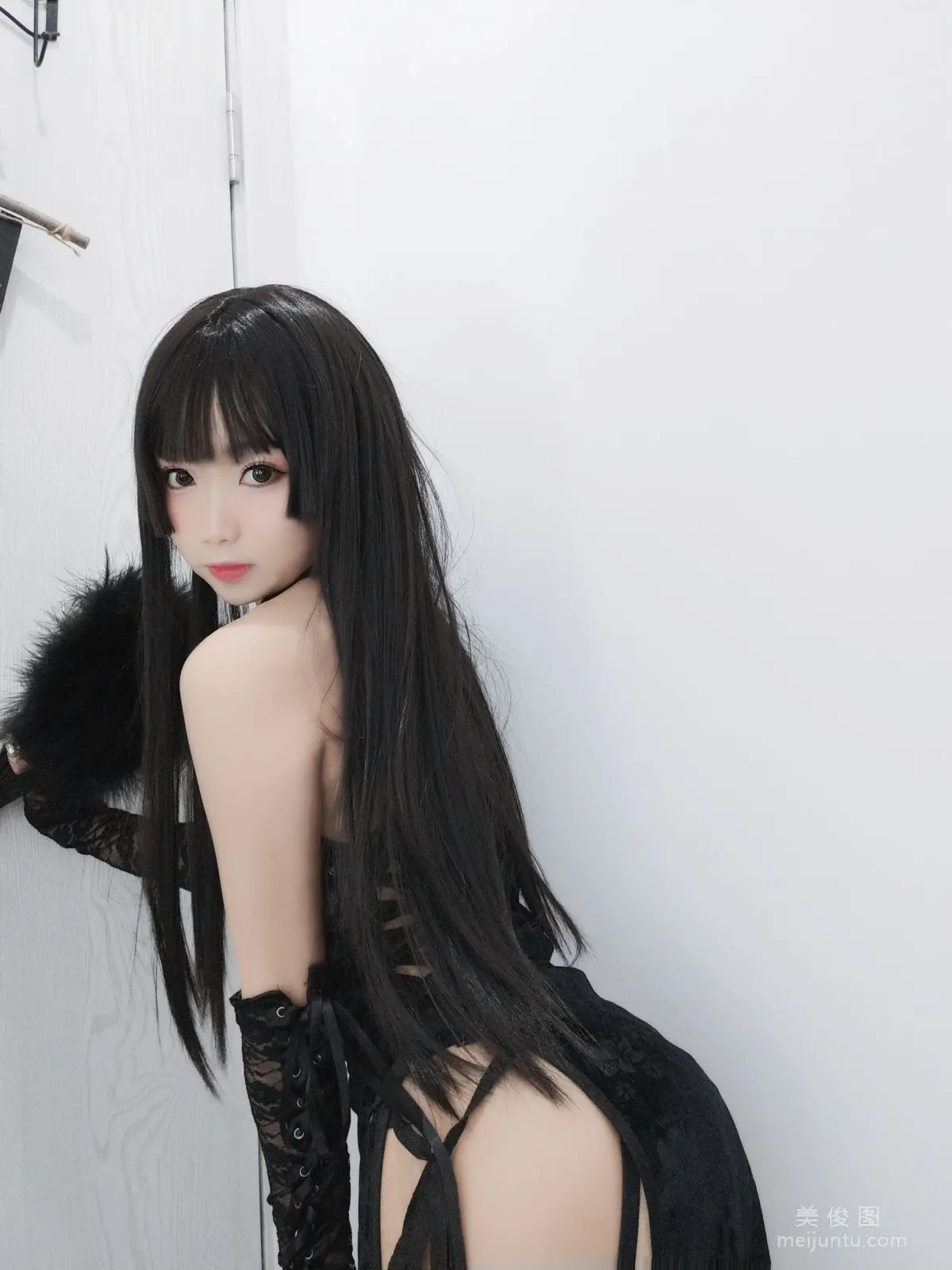 美少女鬼畜瑤 《黑色旗袍》 寫真集 48
