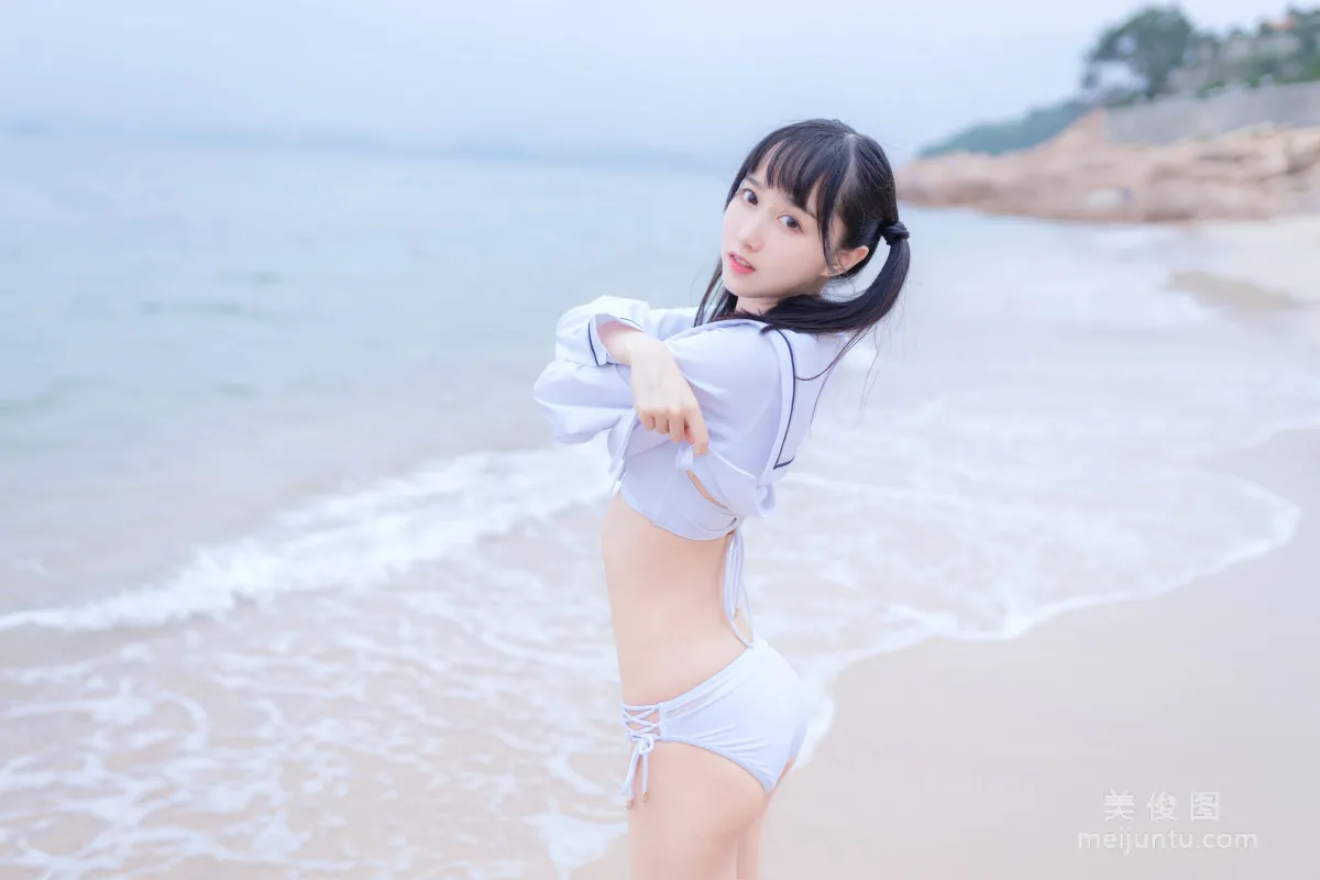 [美女Coser] 木綿綿OwO 《海邊白色比基尼》 寫真集 2