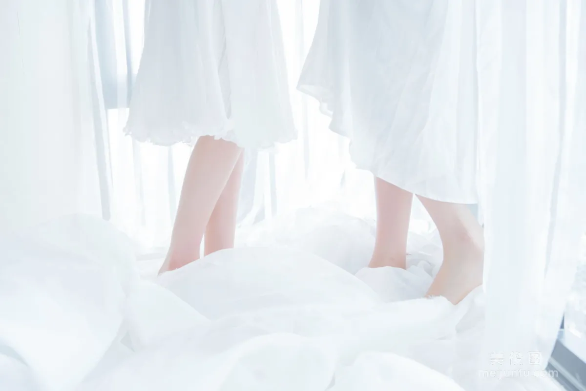 木綿綿OwO&amp;桜桃喵 《朝(白裙×白裙)》 寫真集 8