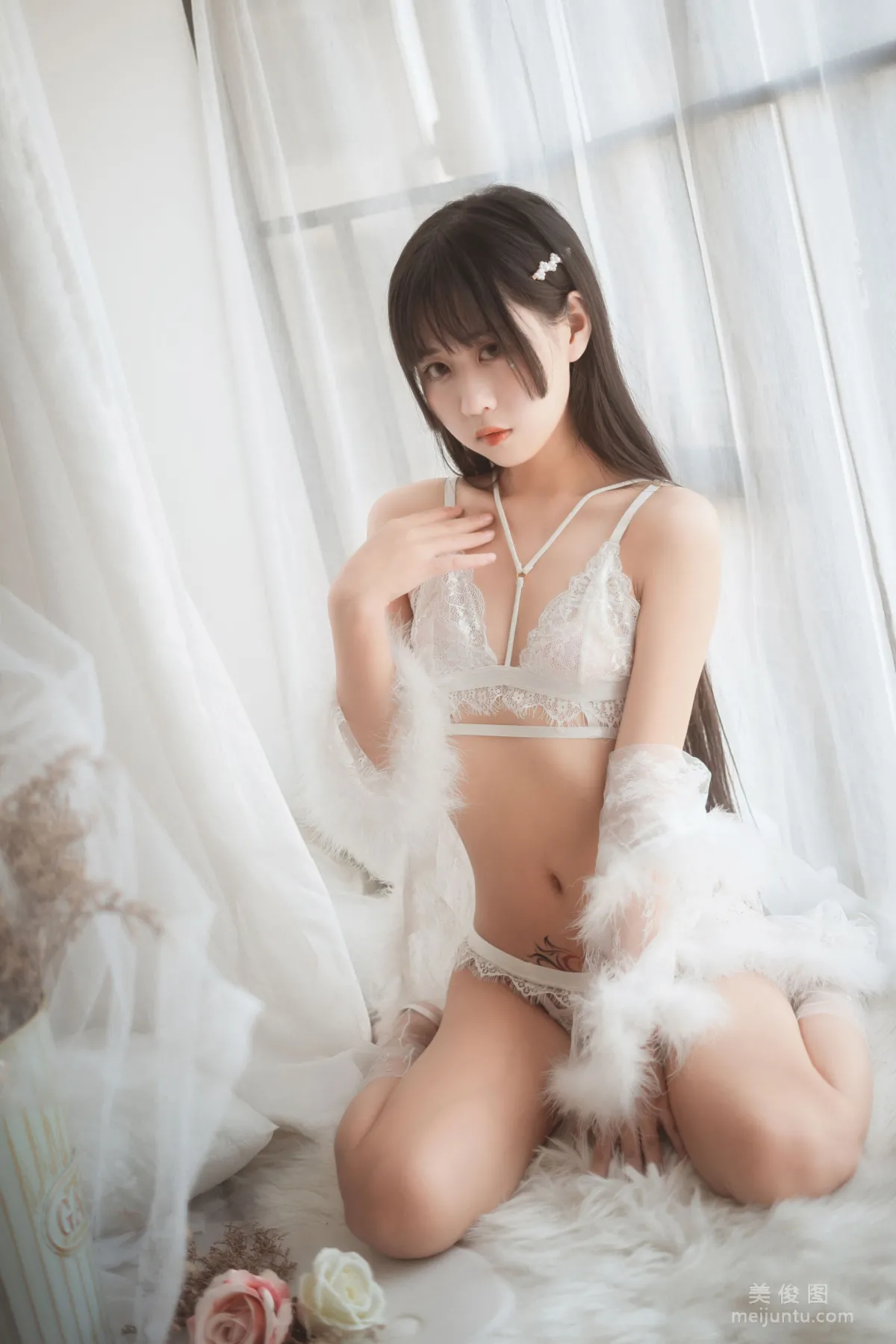 COS美少女萌芽兒o0 《毛絨内衣》 寫真集 19