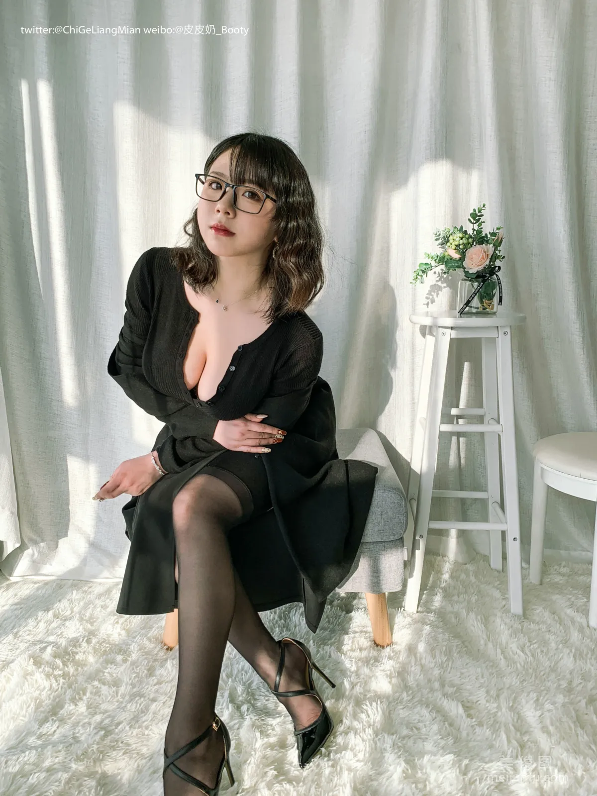 [美女Coser] 皮皮奶可可愛了啦 《黑色OL》 寫真集 8