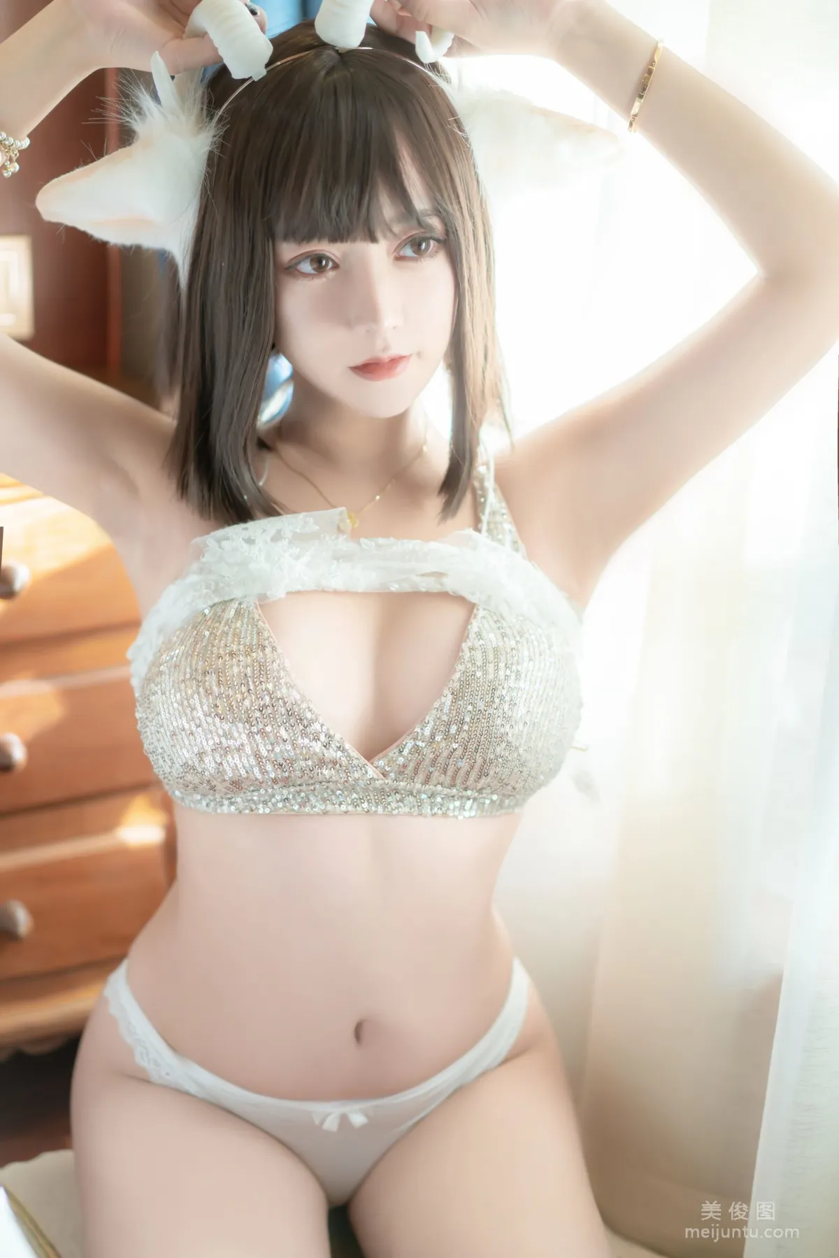 米線線sama 《喵小羊》 寫真集 5