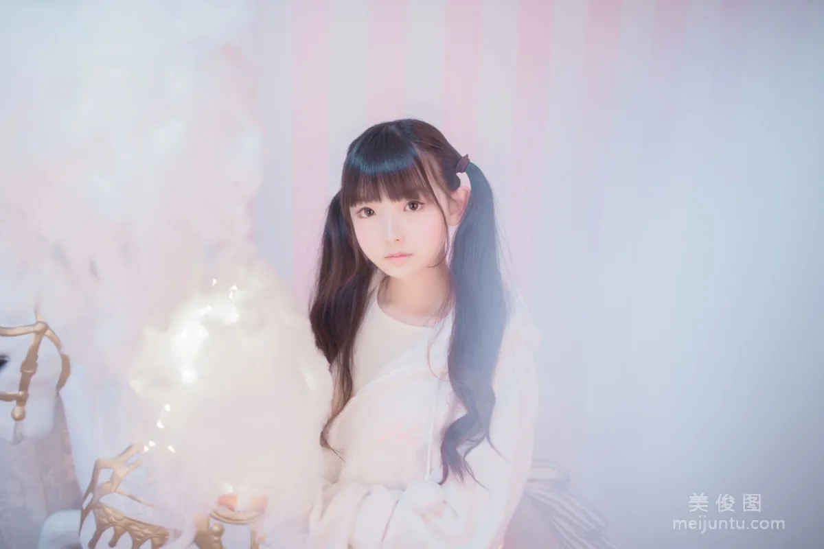 -櫻群-《玻璃罩下的旋轉木馬》 寫真集 2