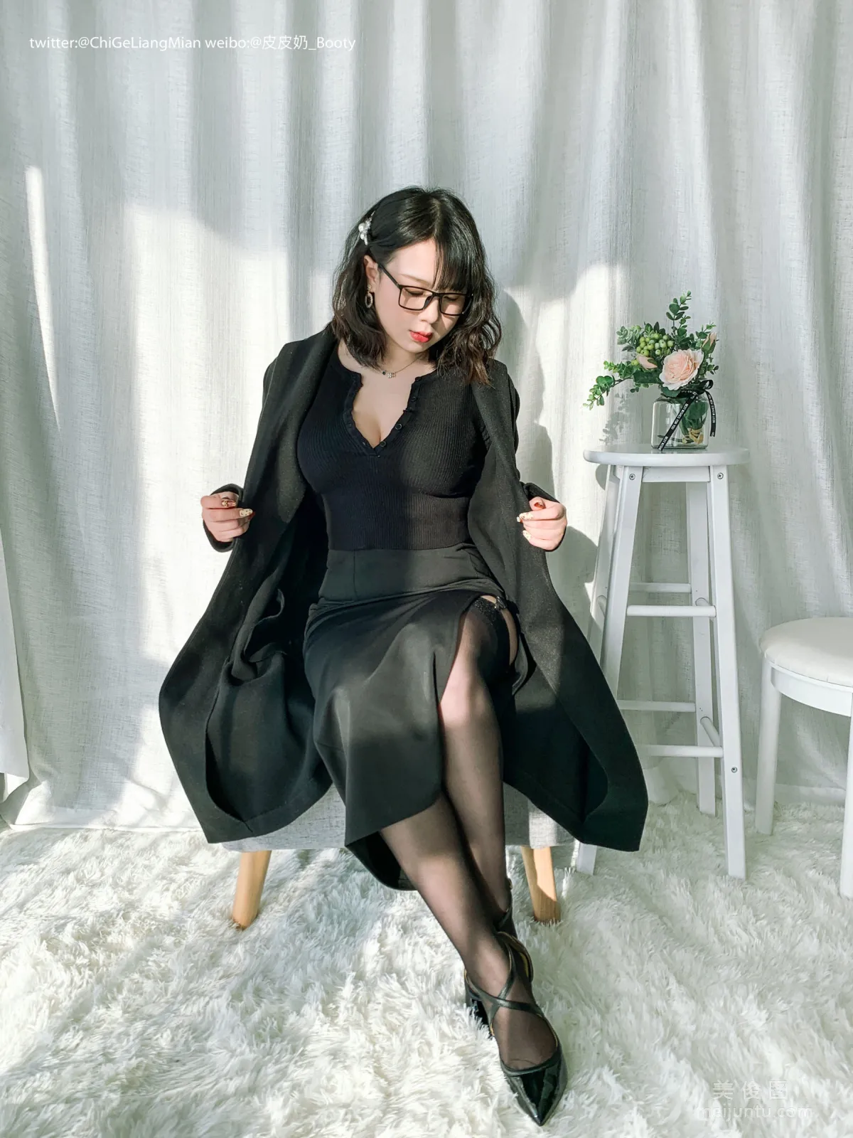 [美女Coser] 皮皮奶可可愛了啦 《黑色OL》 寫真集 3