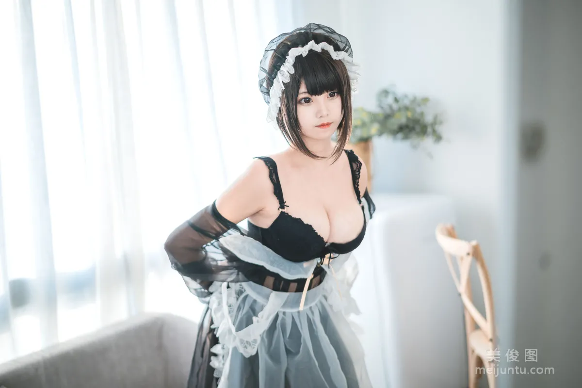 [美女Coser] 蜜汁貓裘 《透明女仆》 寫真集 21