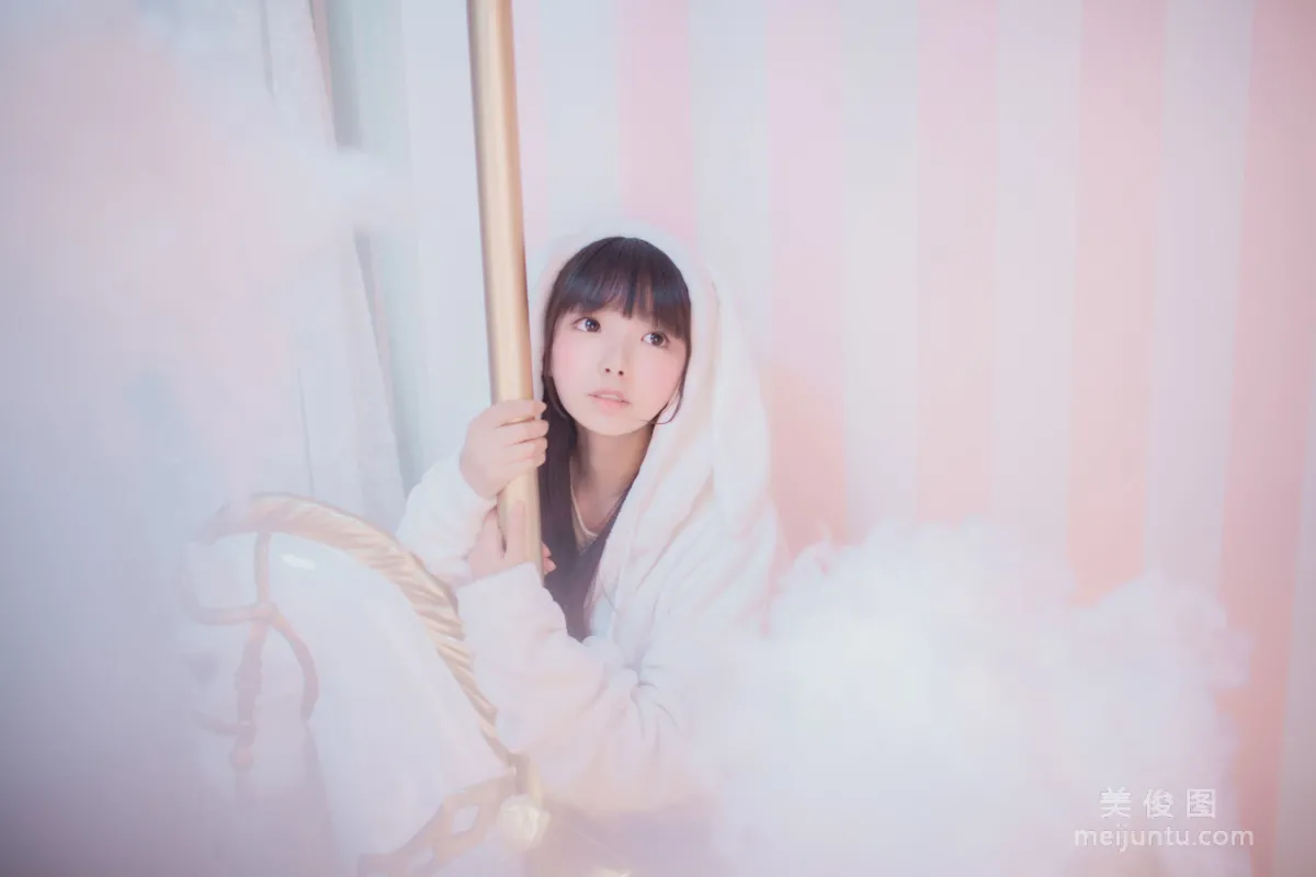 -櫻群-《玻璃罩下的旋轉木馬》 寫真集 18