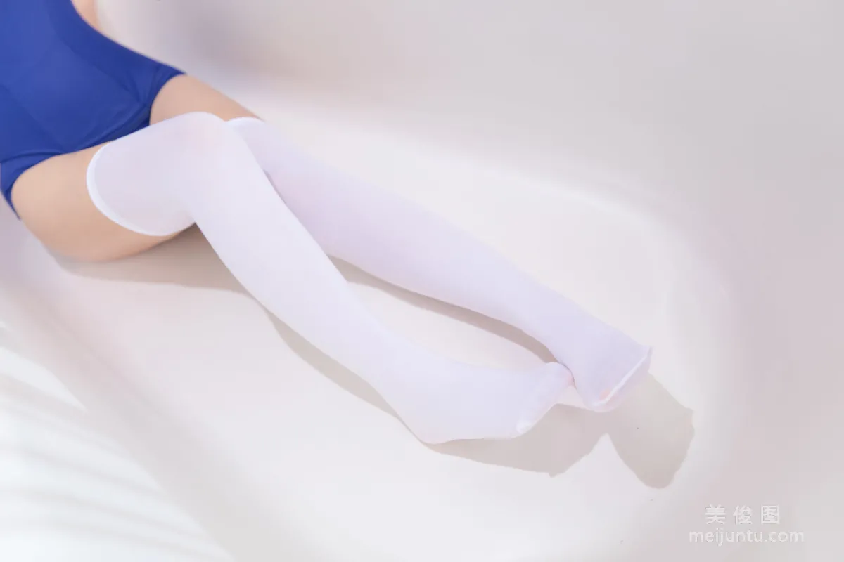蘿莉Coser神楽坂真冬 《水の形》 寫真集 6