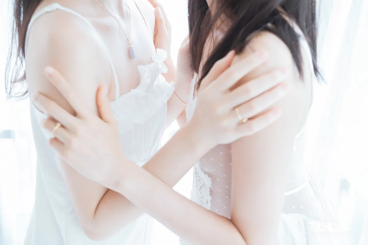 木綿綿OwO&amp;桜桃喵 《朝(白裙×白裙)》 寫真集 10