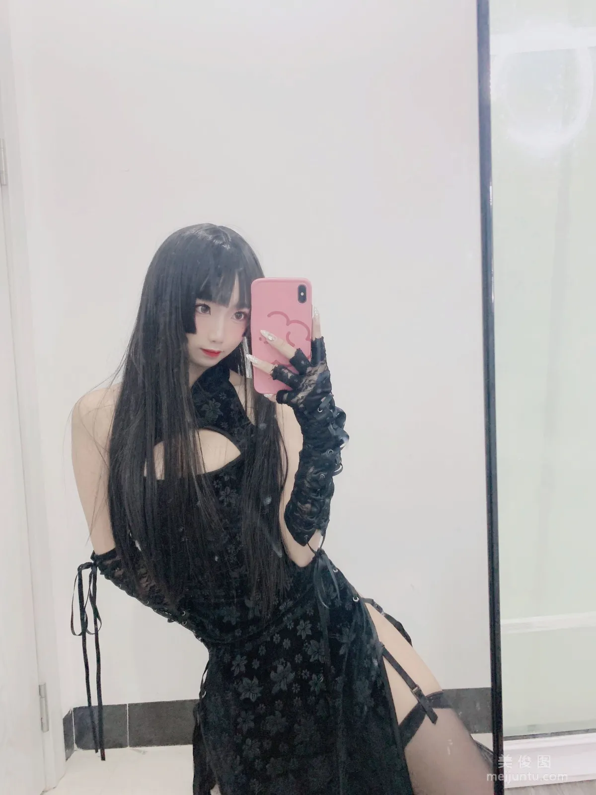 美少女鬼畜瑤 《黑色旗袍》 寫真集 3