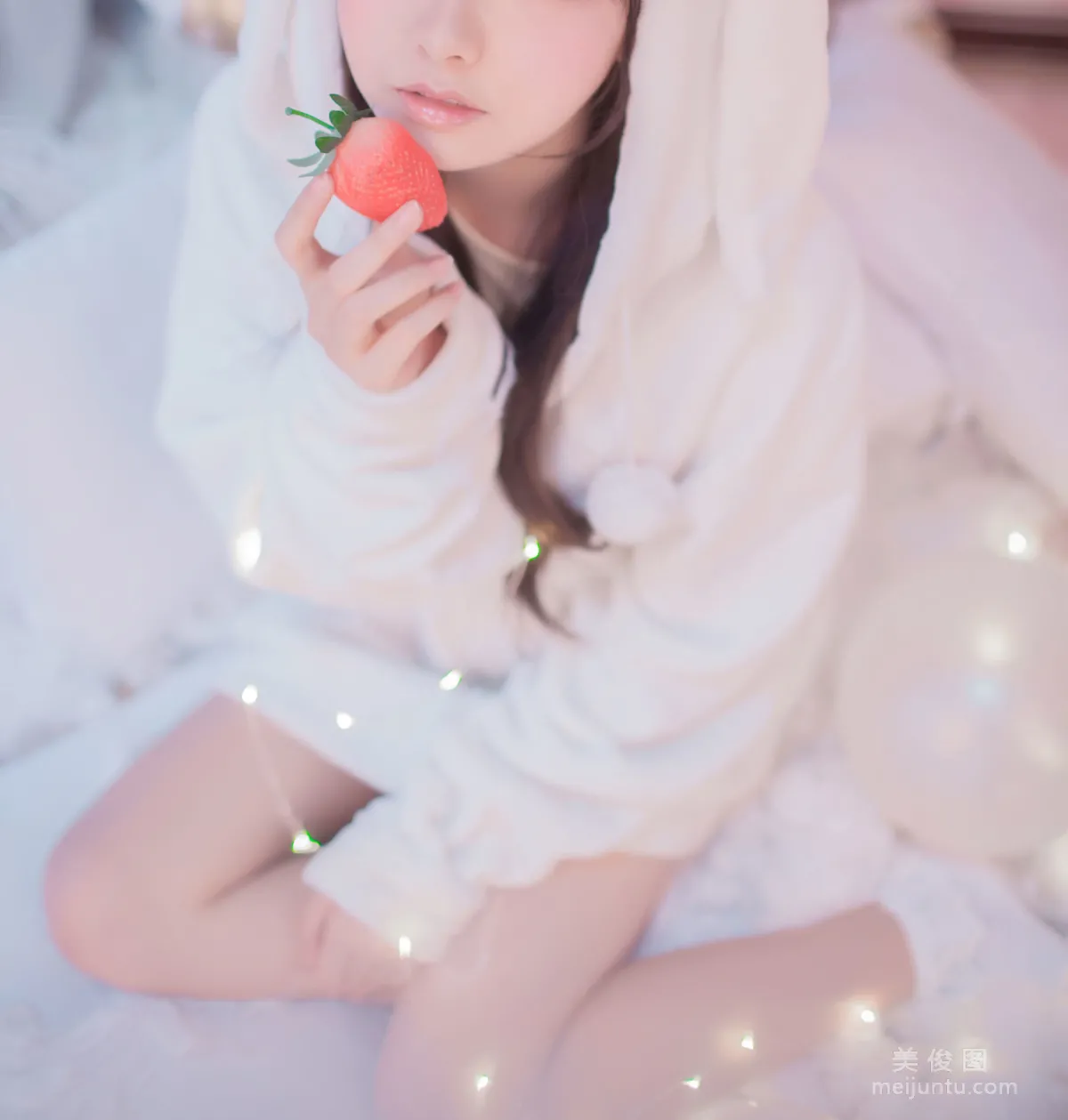 -櫻群-《玻璃罩下的旋轉木馬》 寫真集 10