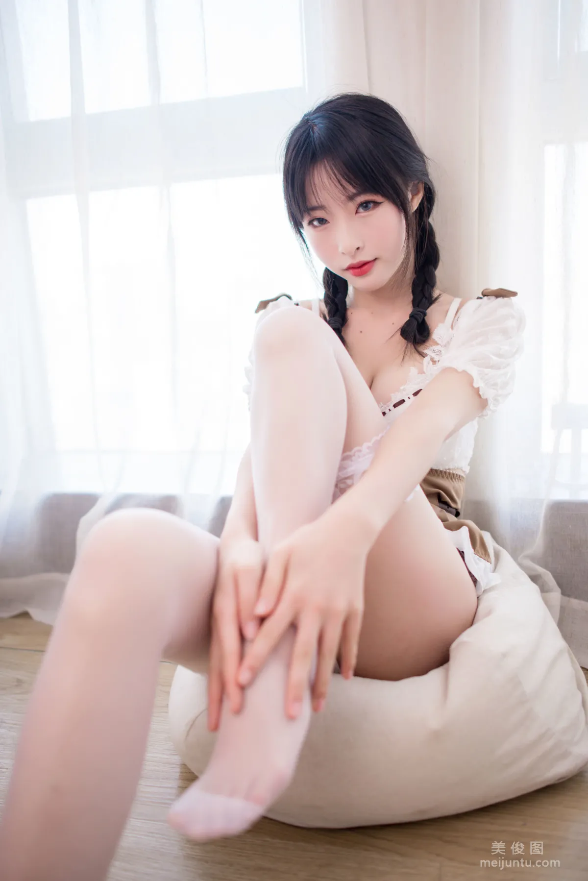 [美女Coser] 清水由乃 《73家複古歐式》 寫真集 21