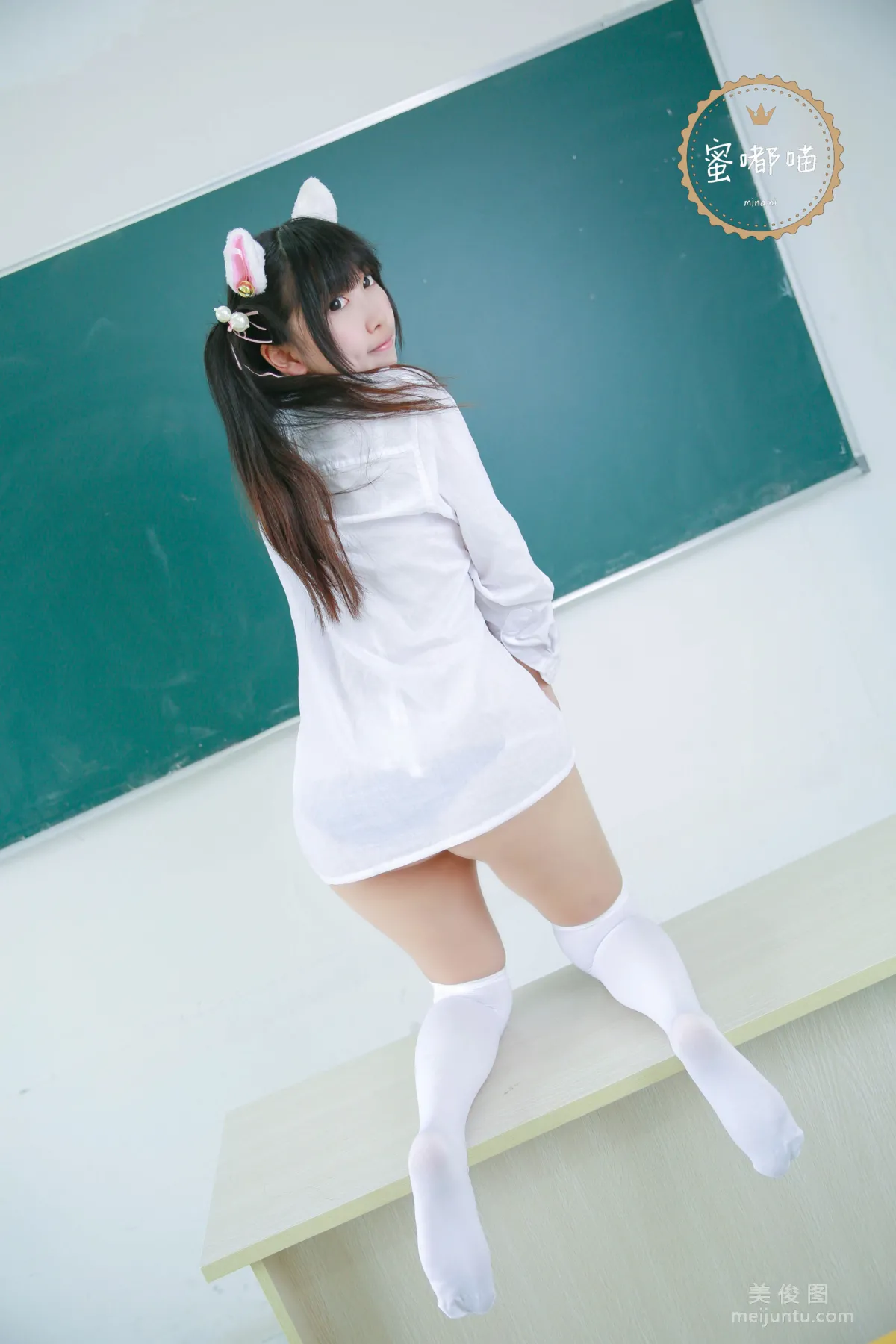 [美女Coser] 蜜嘟喵 《教室系列》 写真集14