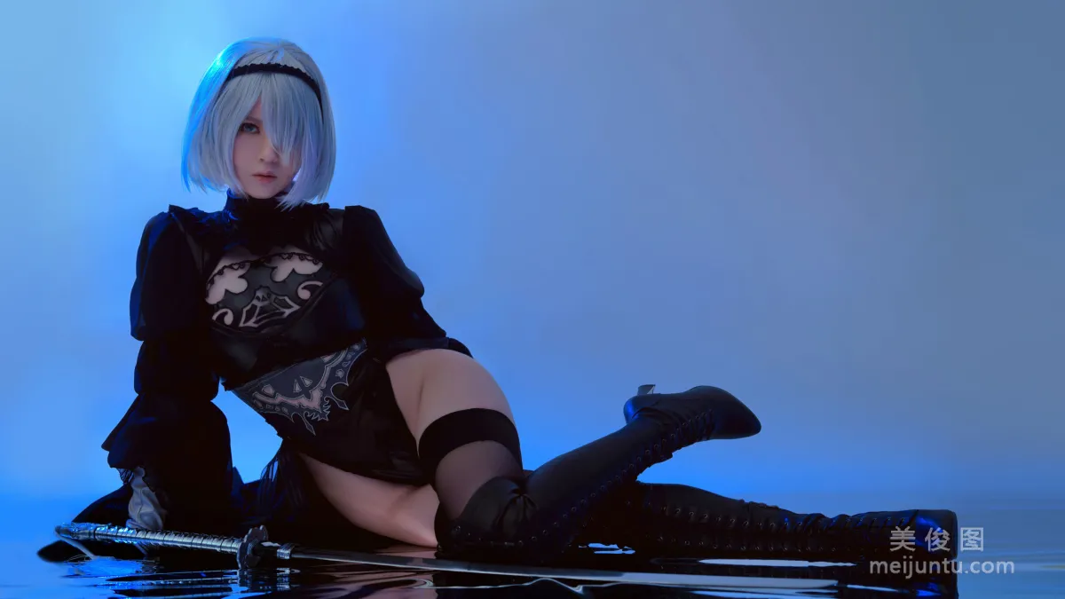 [美女Coser] 半半子 《二号B型》 写真集42