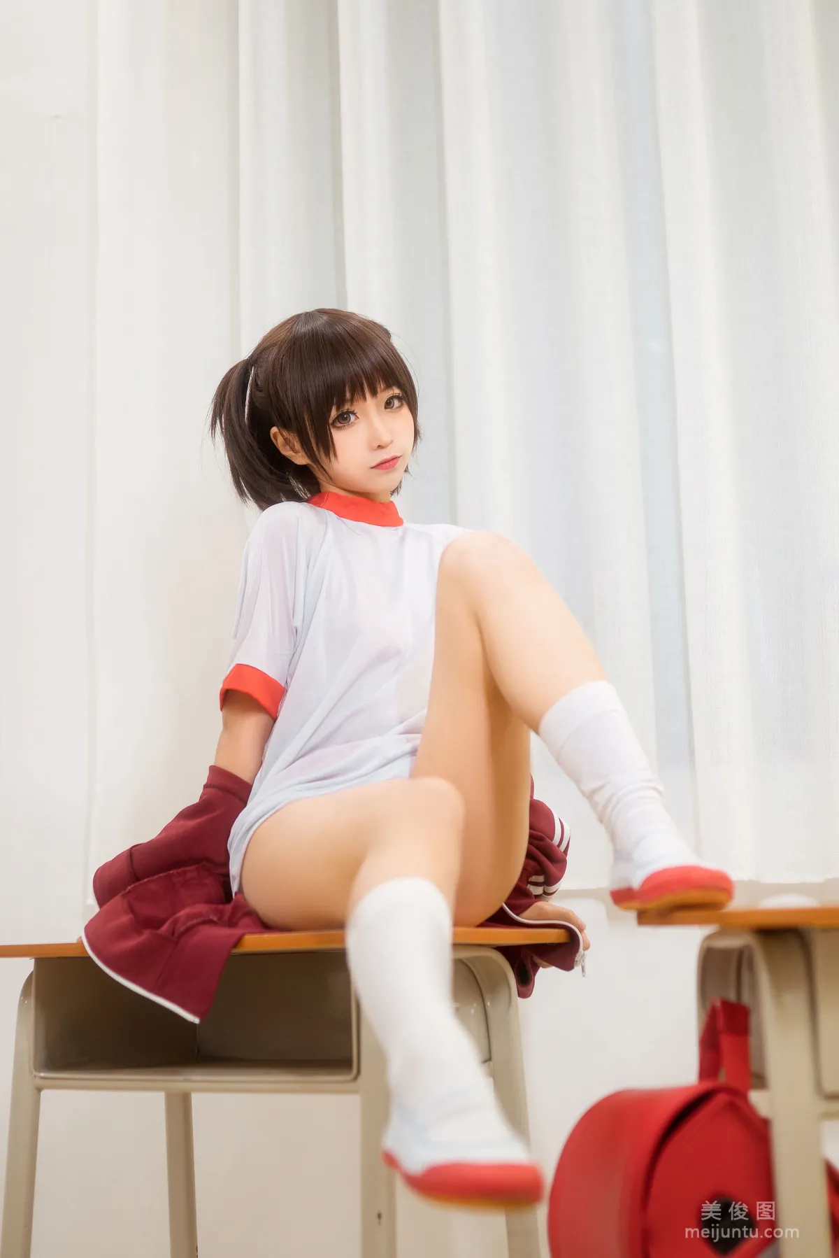 [美女Coser] 蠢沫沫 《紅體操服》 寫真集 11