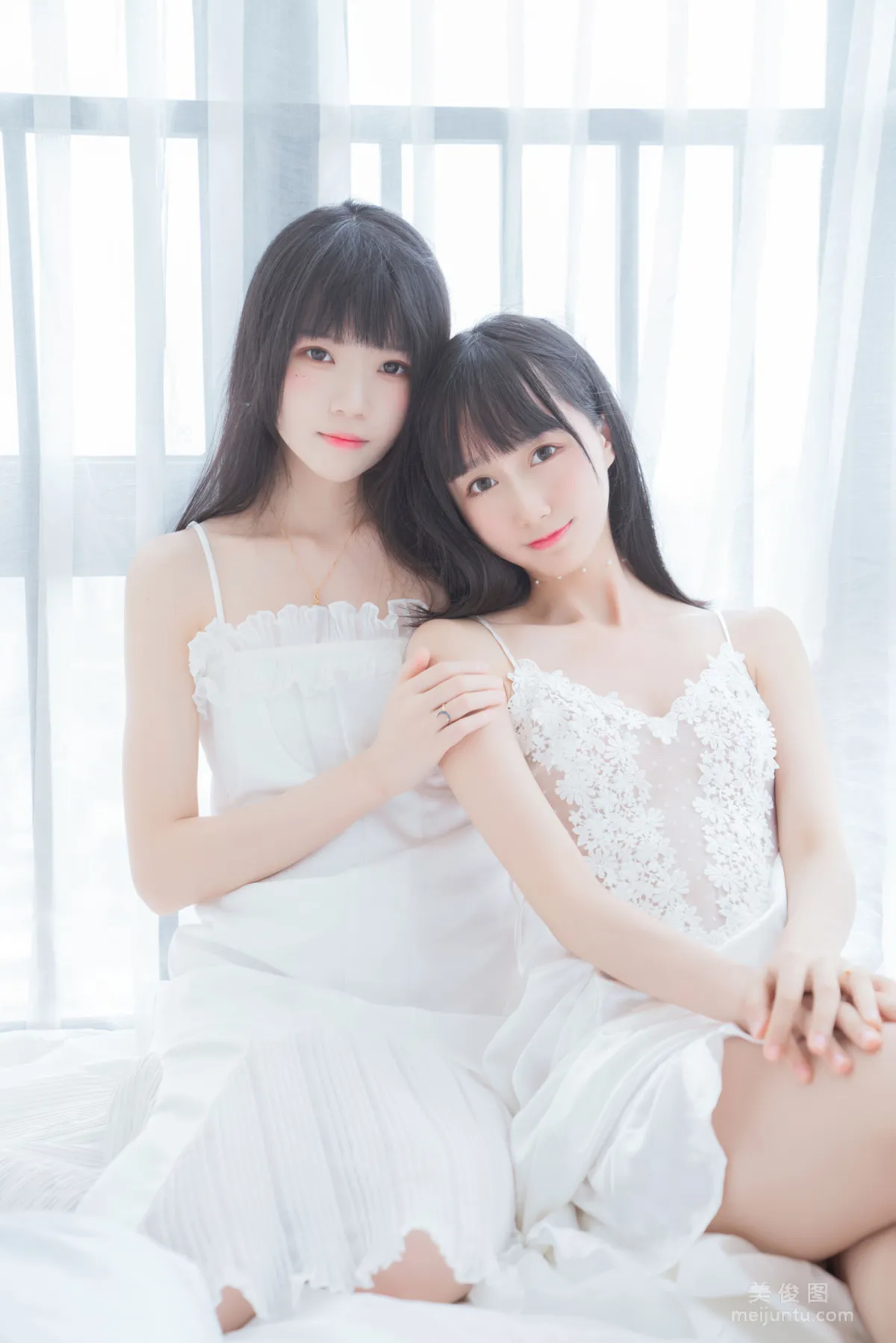 木綿綿OwO&amp;桜桃喵 《朝(白裙×白裙)》 寫真集 52