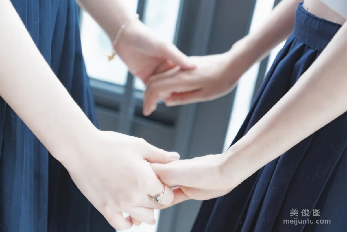 木綿綿OwO&amp;桜桃喵 《她(制服×制服)》 寫真集 19