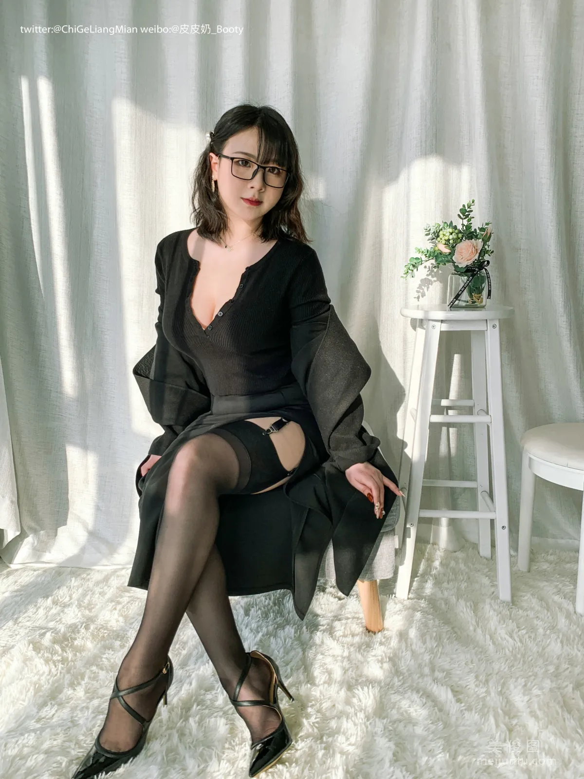[美女Coser] 皮皮奶可可愛了啦 《黑色OL》 寫真集 6