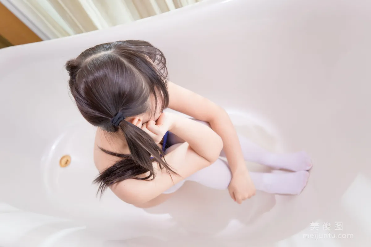 蘿莉Coser神楽坂真冬 《水の形》 寫真集 23