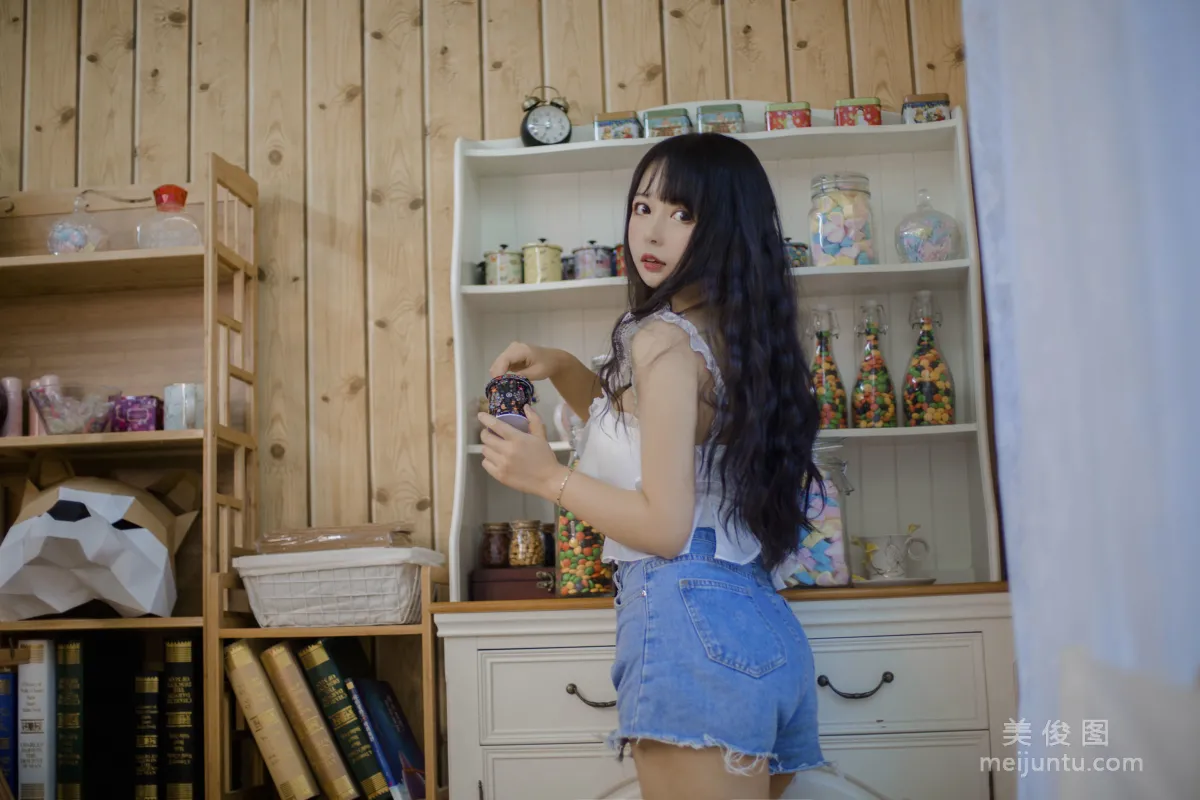 [美女Coser] 黑猫猫OvO 《客厅》 写真集11