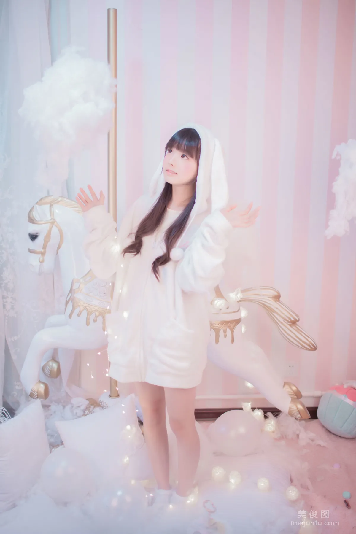 -櫻群-《玻璃罩下的旋轉木馬》 寫真集 17