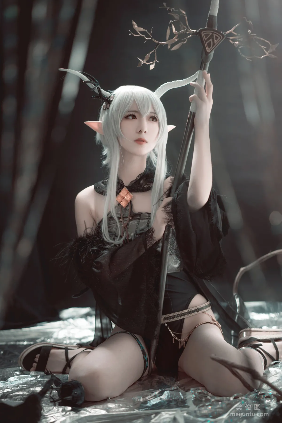 弥音音ww 《明日方舟 闪灵》 写真集8