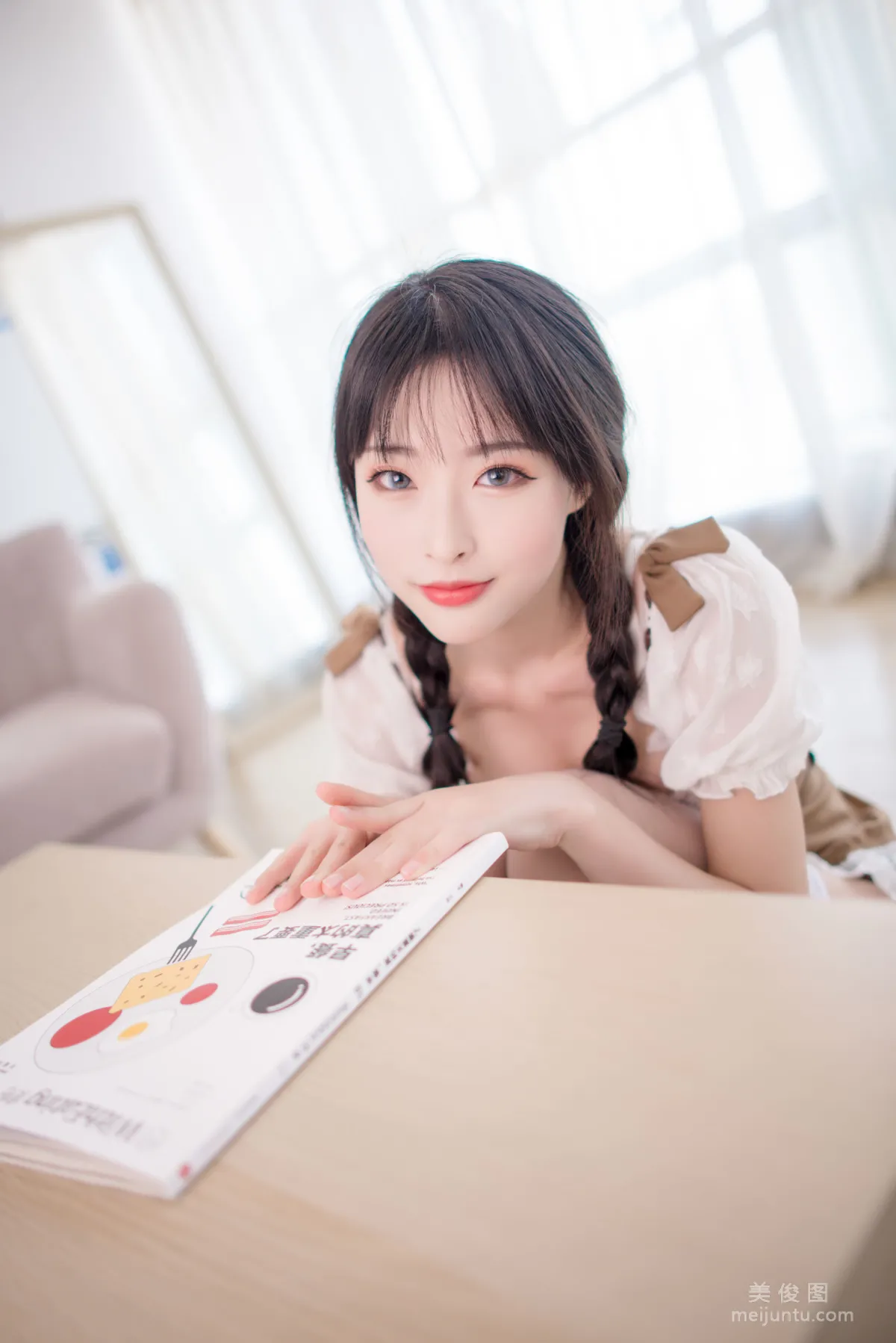 [美女Coser] 清水由乃 《73家複古歐式》 寫真集 36