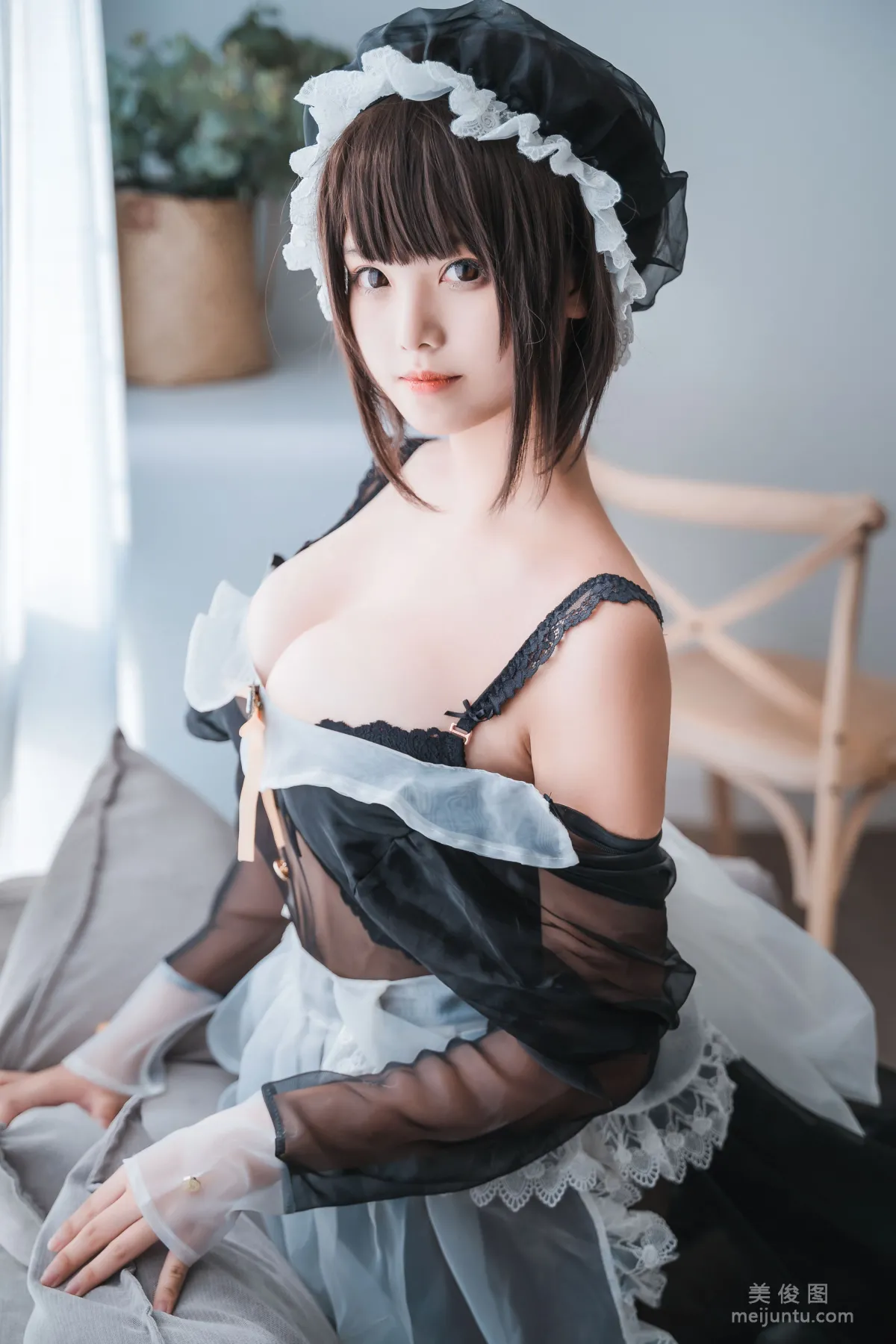 [美女Coser] 蜜汁猫裘 《透明女仆》 写真集20