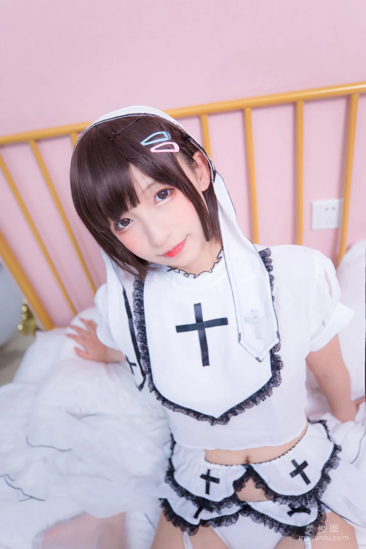 神楽坂真冬 《百合(ラブレター)》 写真集122