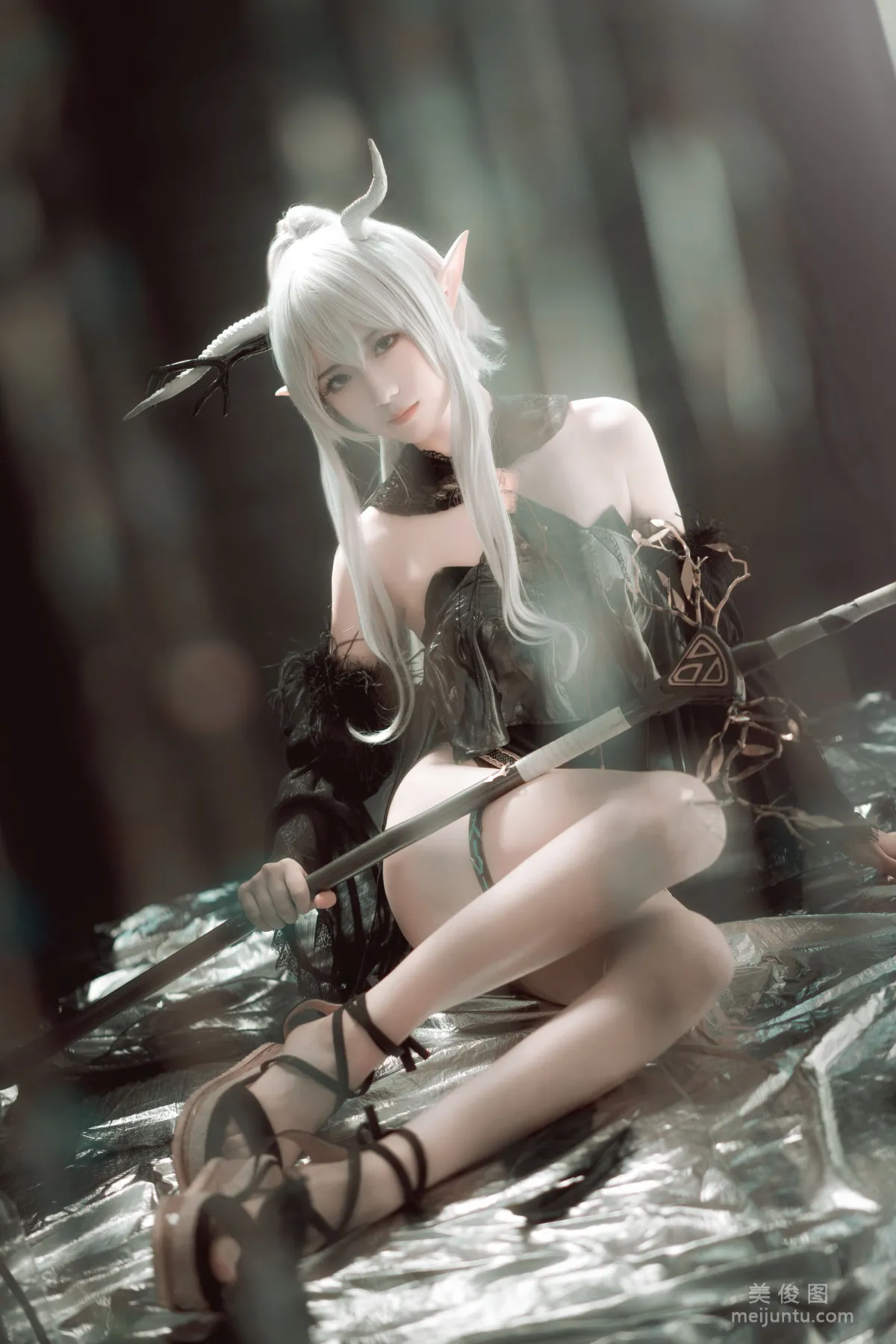 弥音音ww 《明日方舟 闪灵》 写真集15