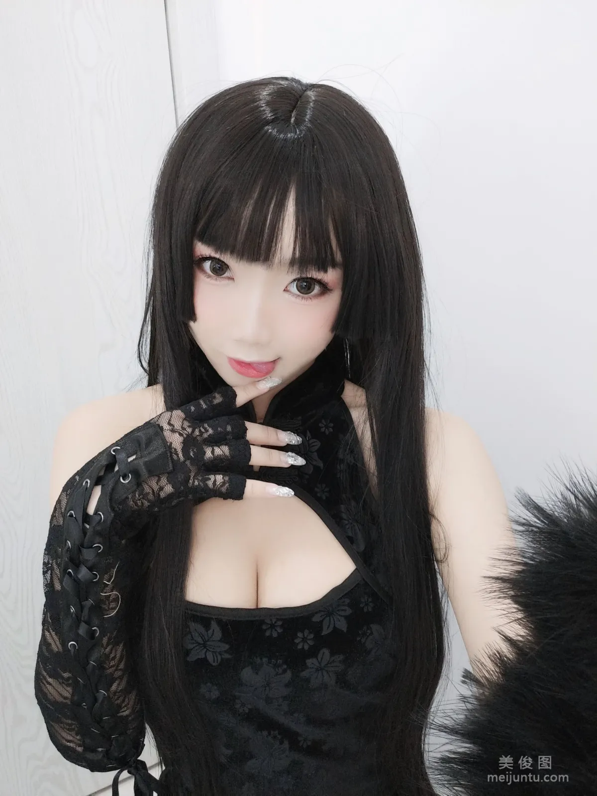 美少女鬼畜瑤 《黑色旗袍》 寫真集 40