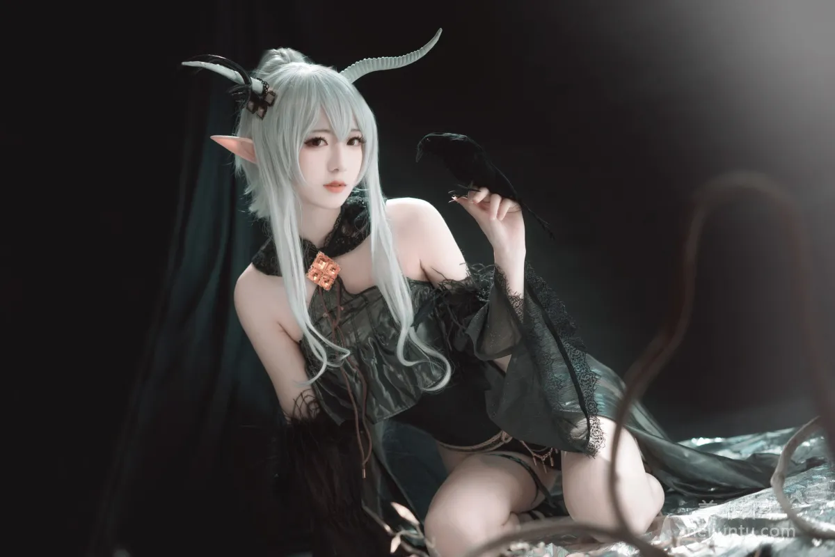 弥音音ww 《明日方舟 闪灵》 写真集13