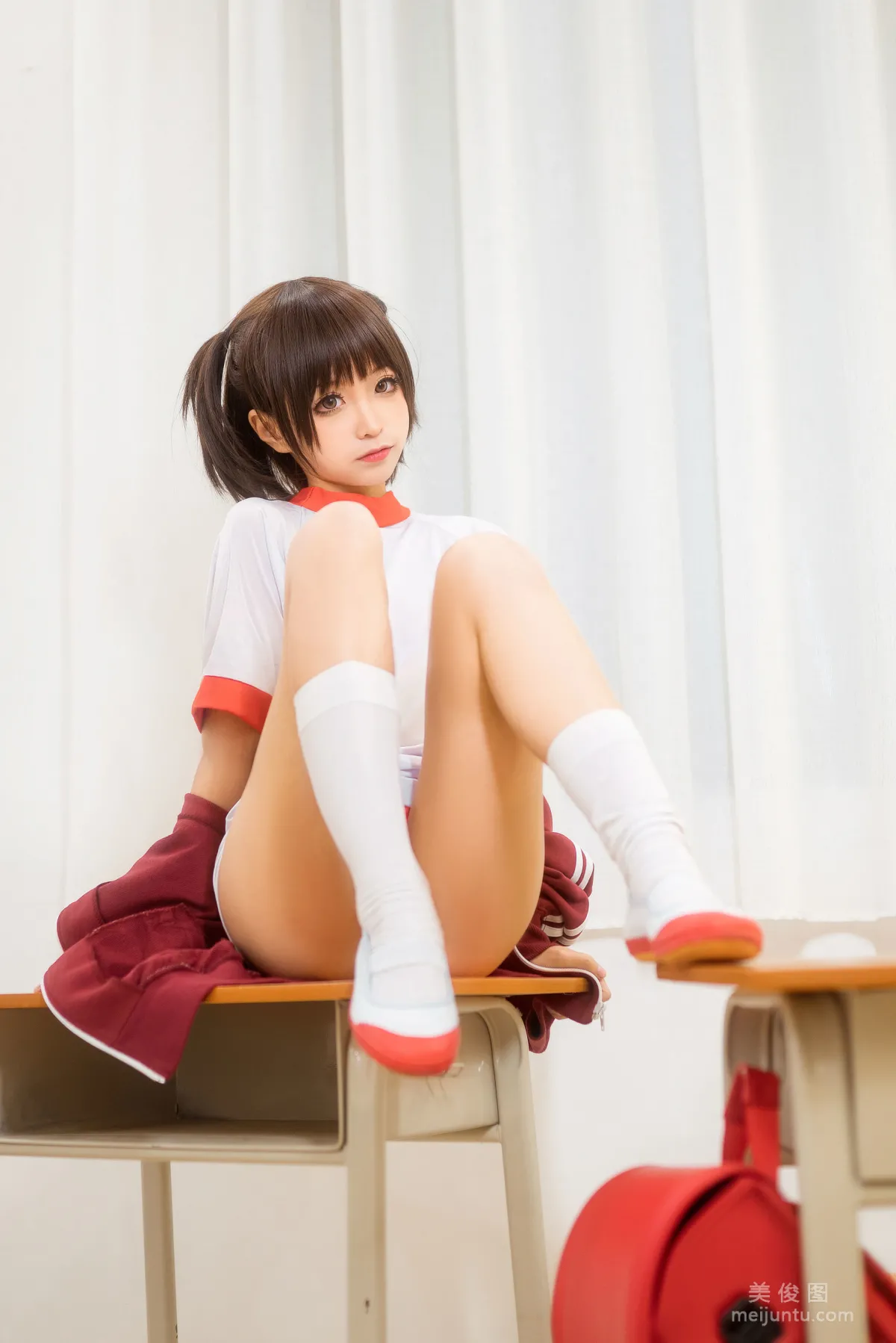 [美女Coser] 蠢沫沫 《紅體操服》 寫真集 10