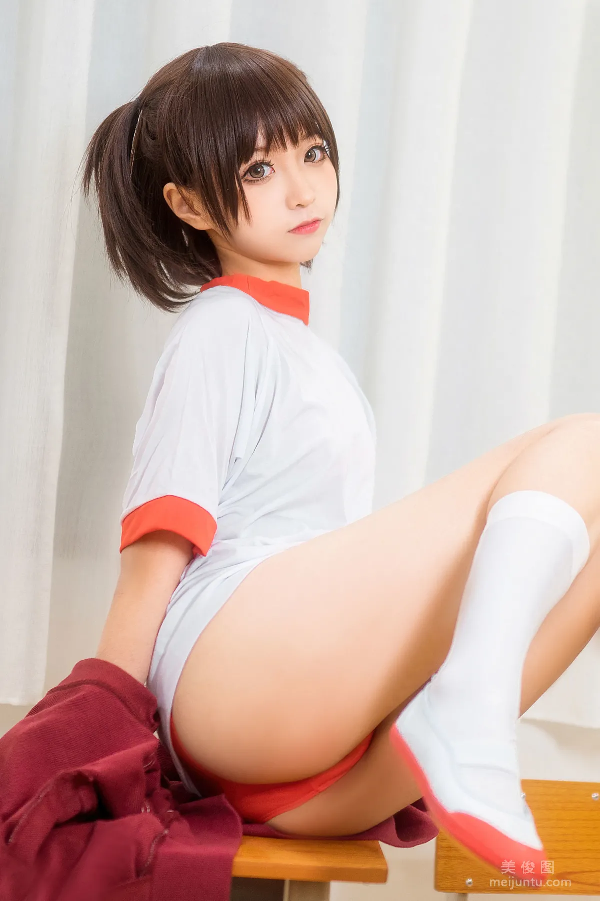 [美女Coser] 蠢沫沫 《紅體操服》 寫真集 17