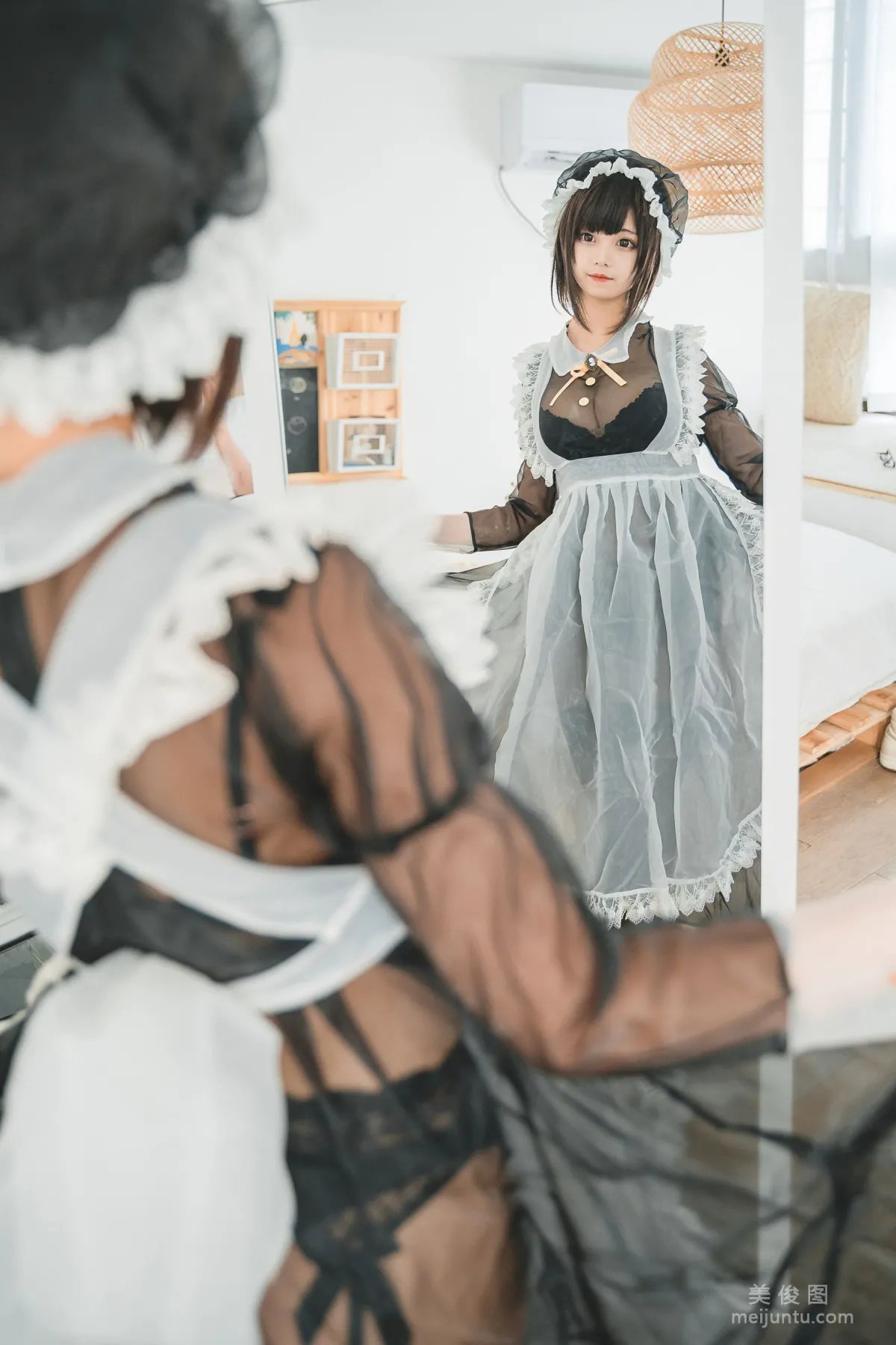 [美女Coser] 蜜汁猫裘 《透明女仆》 写真集30