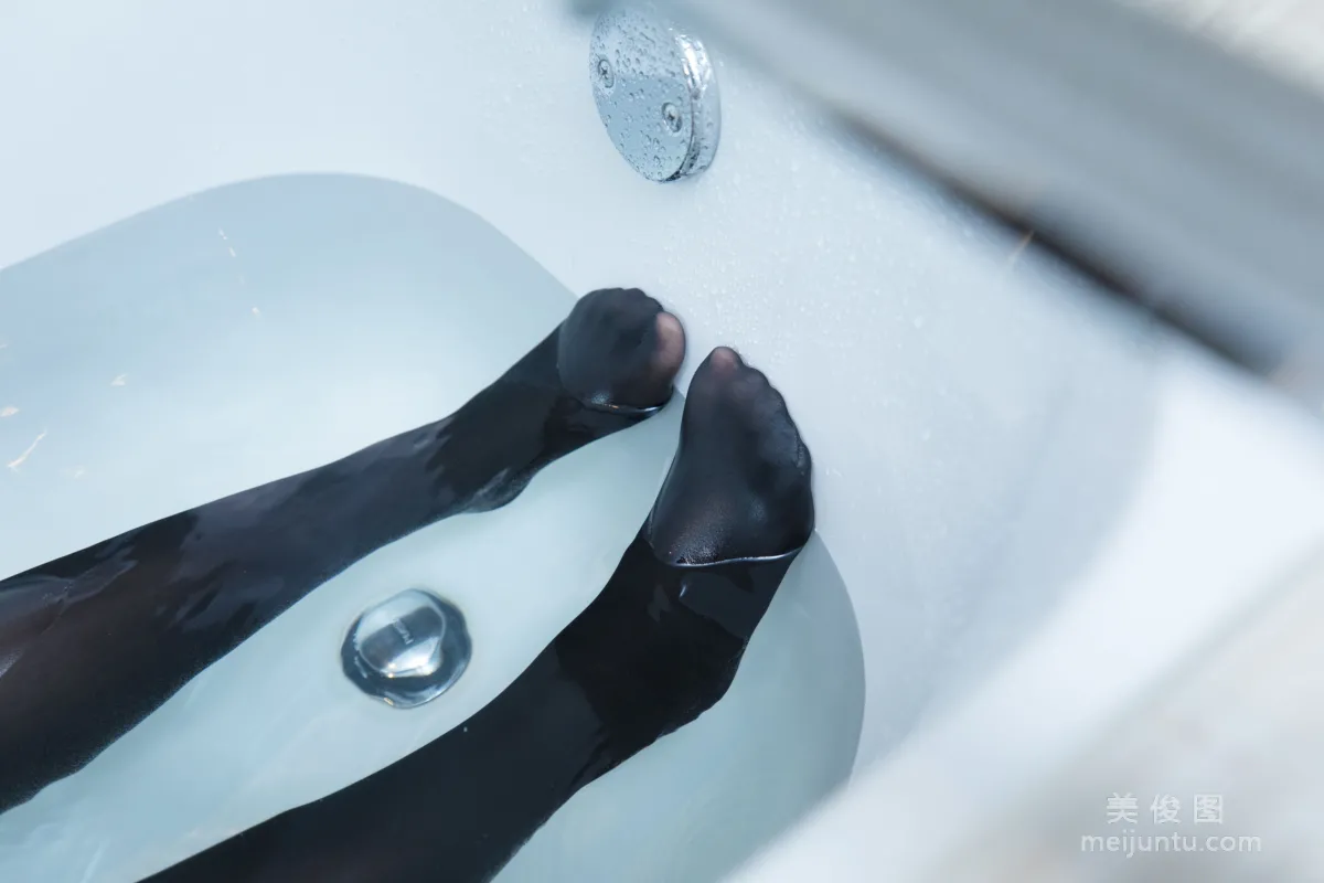 蘿莉Coser神楽坂真冬 《水の形》 寫真集 66