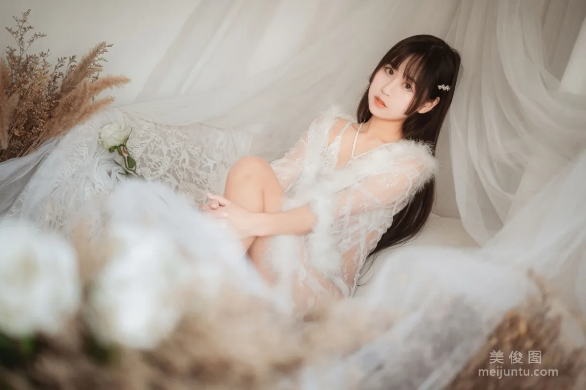 COS美少女萌芽兒o0 《毛絨内衣》 寫真集 7