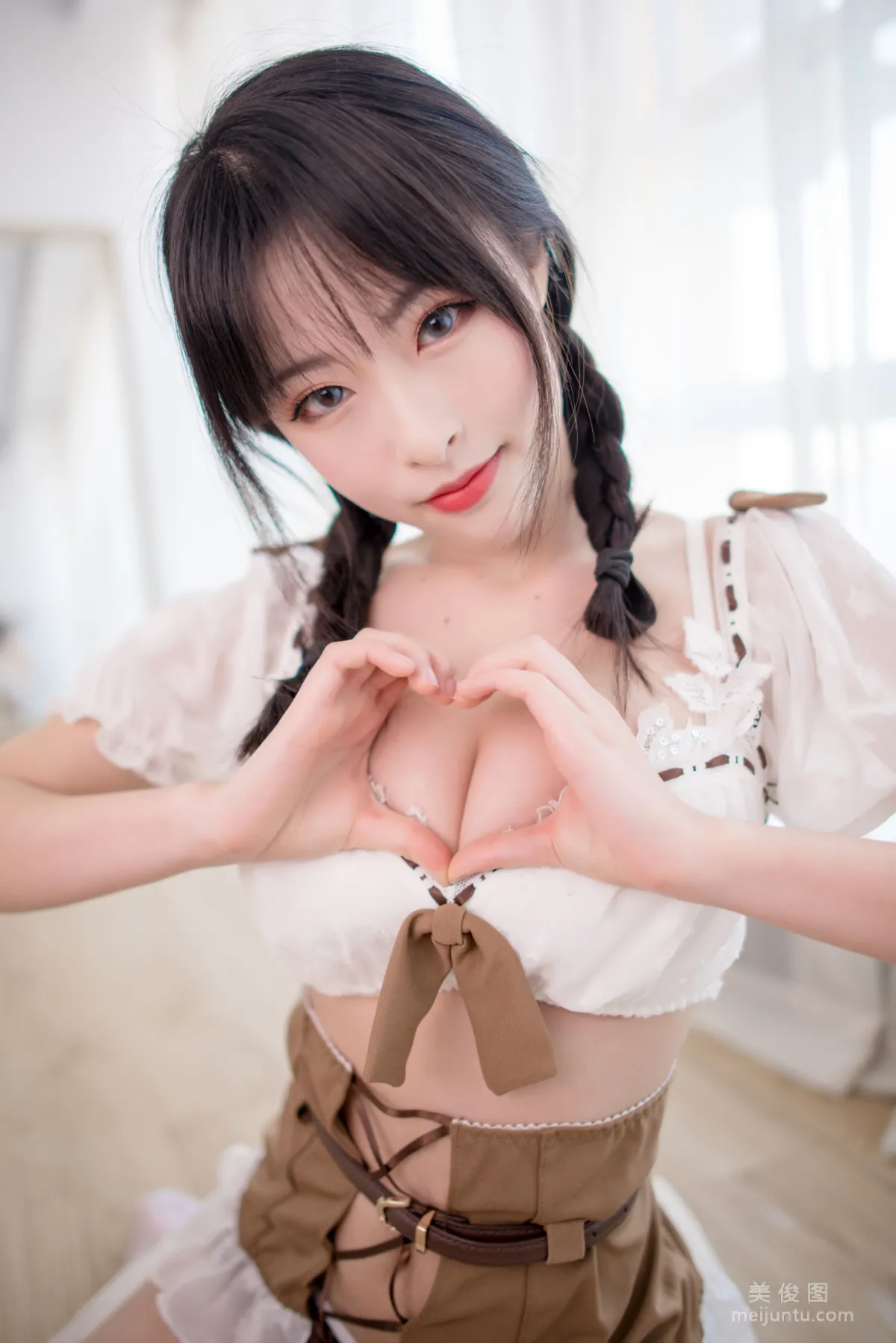 [美女Coser] 清水由乃 《73家複古歐式》 寫真集 57