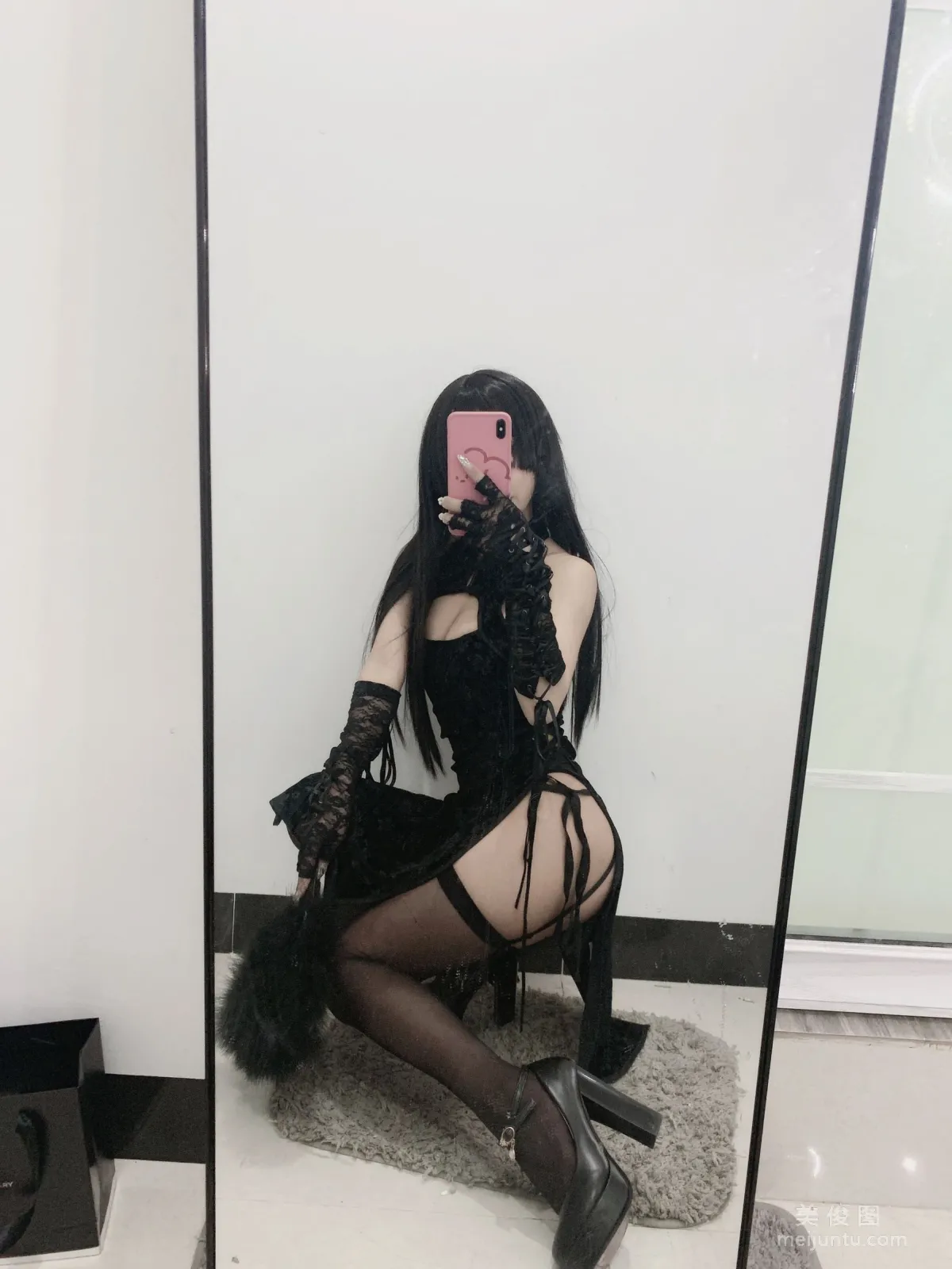 美少女鬼畜瑤 《黑色旗袍》 寫真集 69