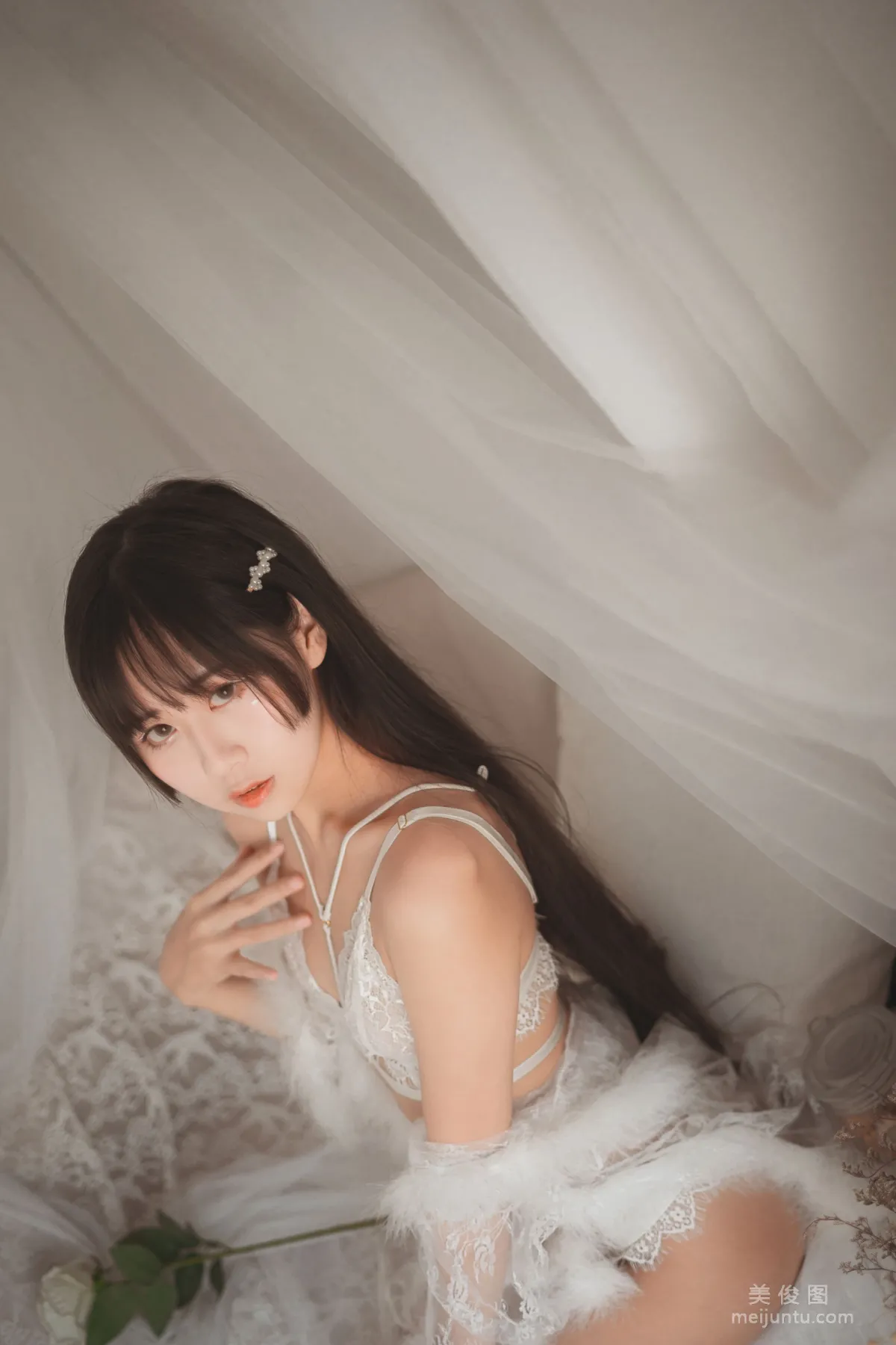 COS美少女萌芽兒o0 《毛絨内衣》 寫真集 14