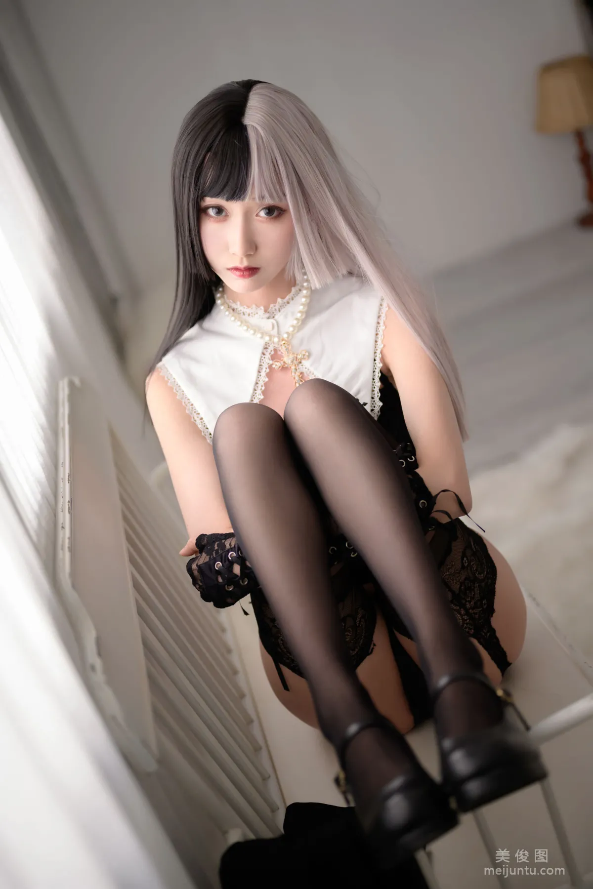 木綿綿OwO 《黑白修女》 寫真集 31