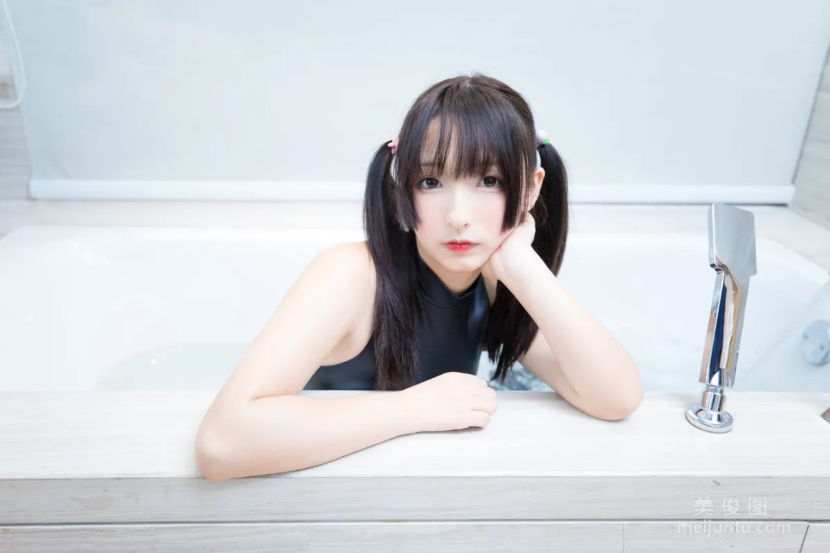 蘿莉Coser神楽坂真冬 《水の形》 寫真集 60